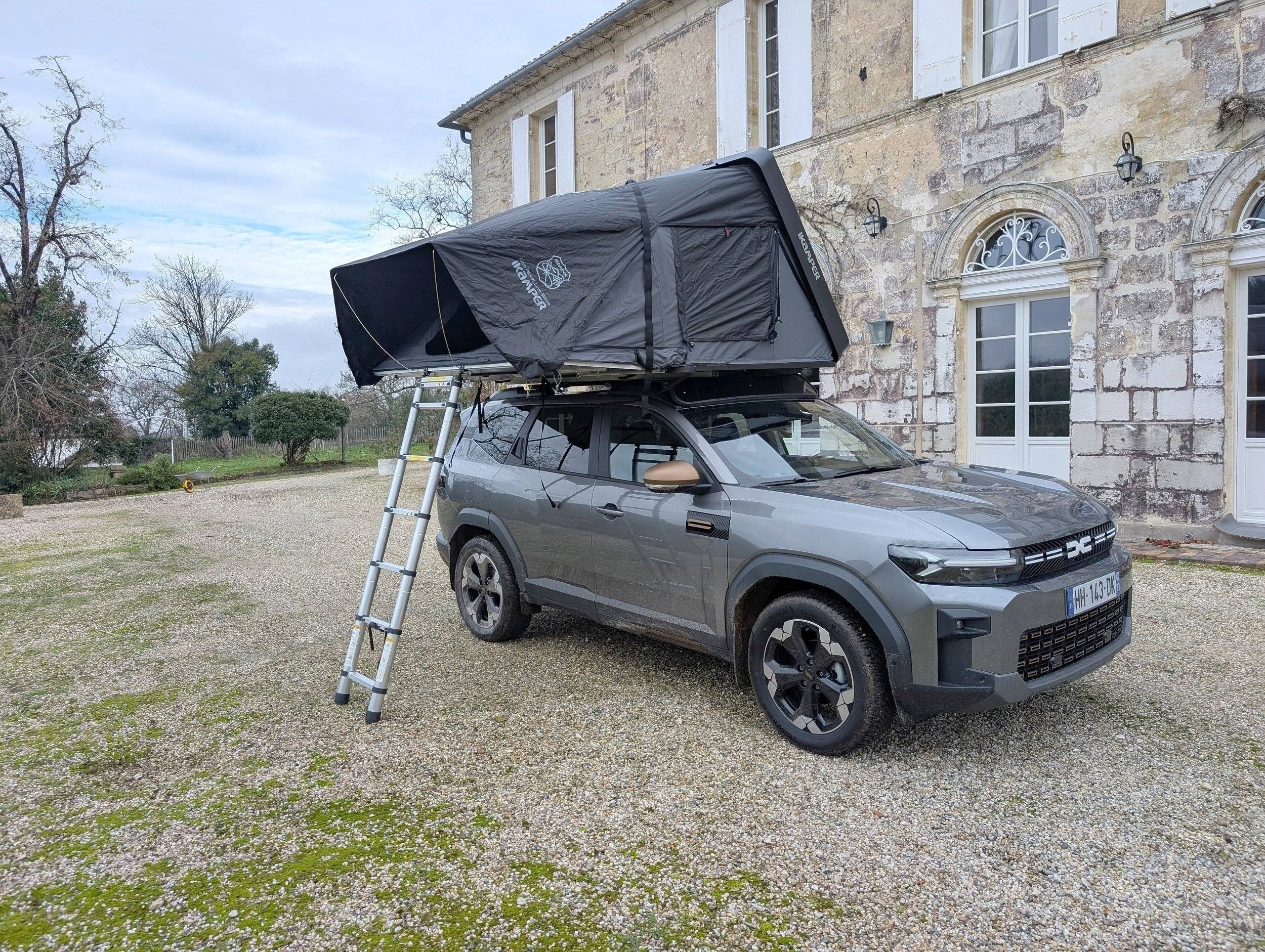 Vue avant de 3/4  - Yescapa