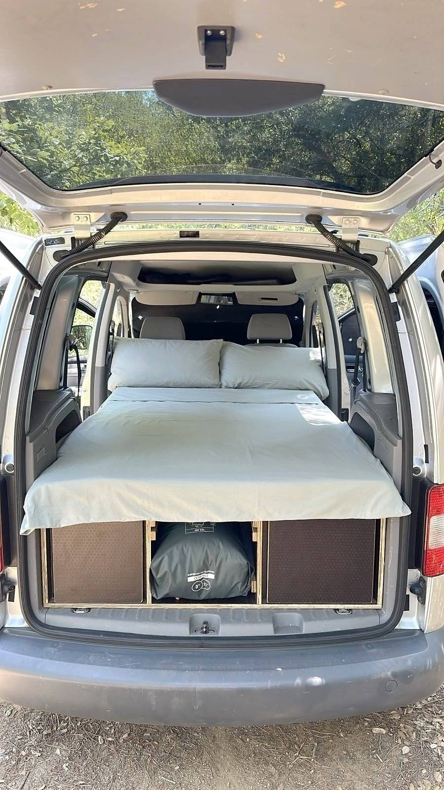 Plazas en cama Volkswagen Caddy 1.9 105 cv - Yescapa
