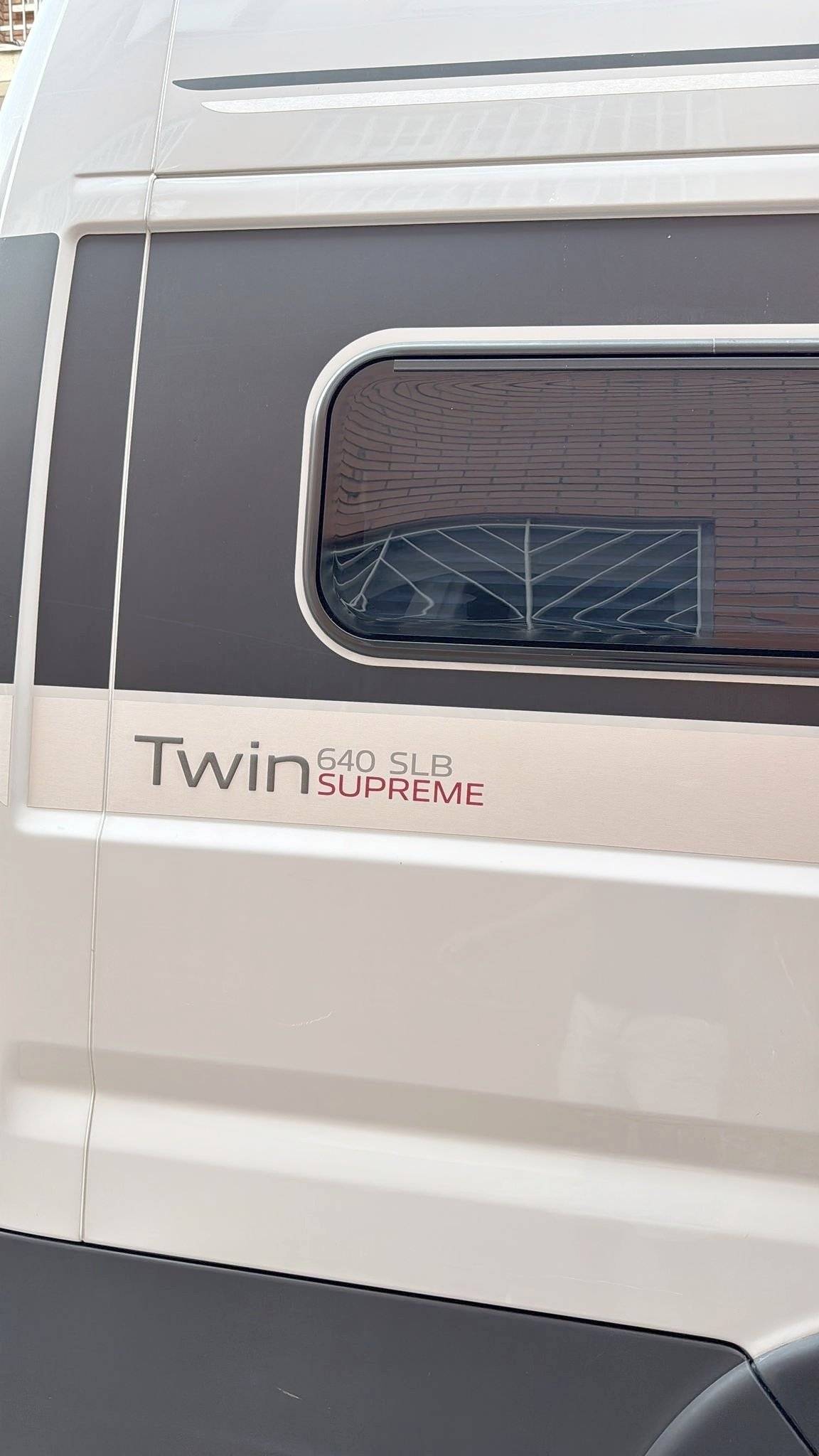 Adria Twin 640 SLB Supreme
