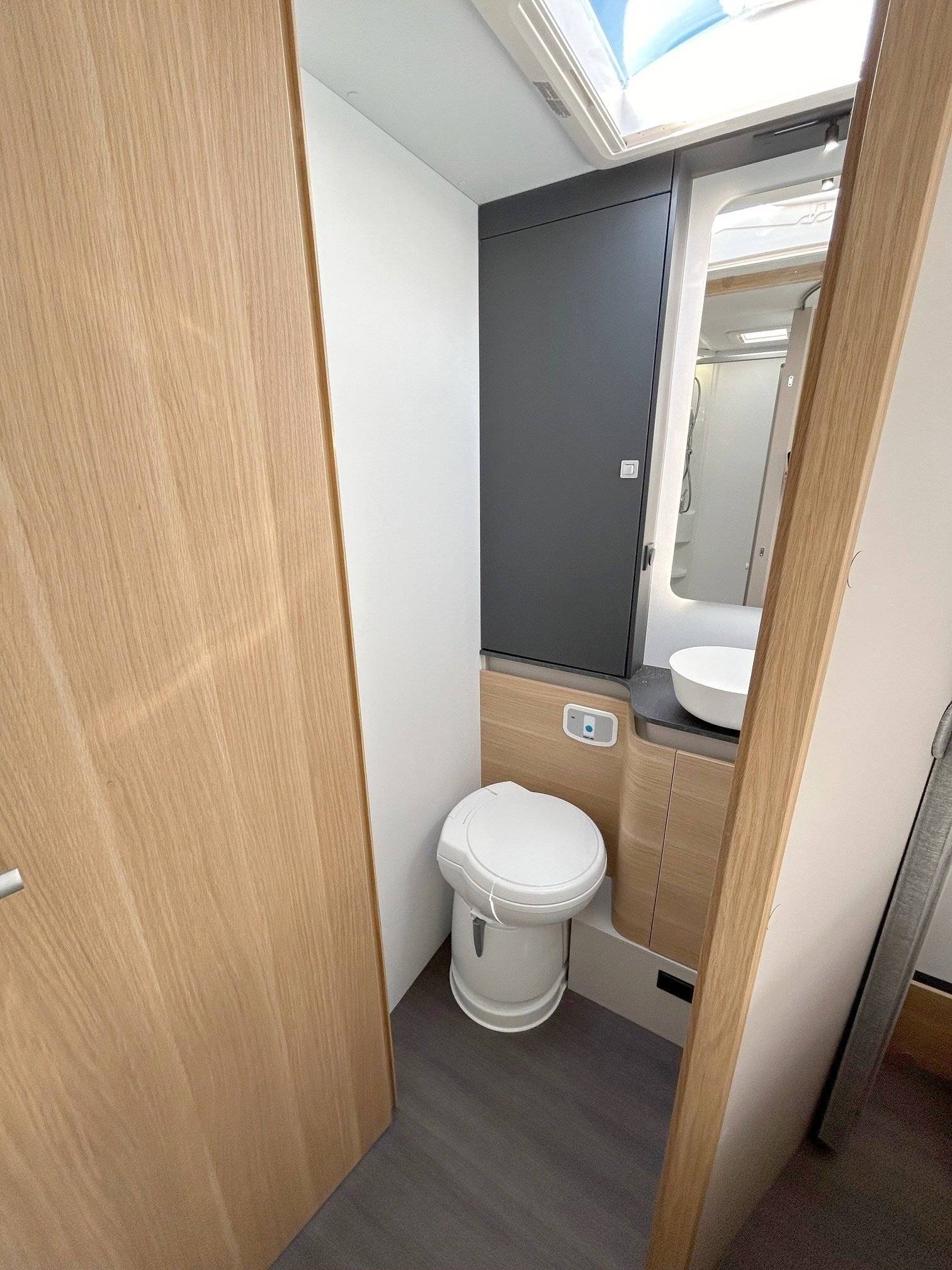 Adria MATRIX AXESS 650SC