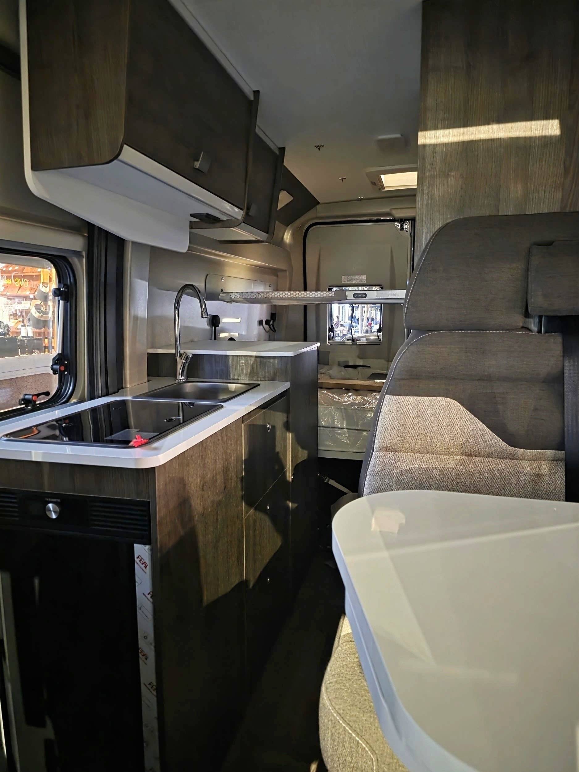 Menjador Fiat Ducato 140 CV - Yescapa