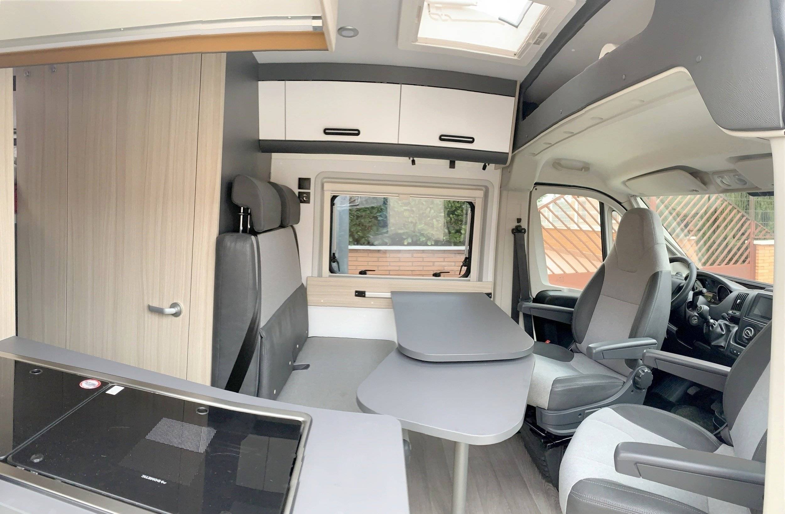 Coin repas Citroën Jumper 2,2 l 150 ch - Yescapa