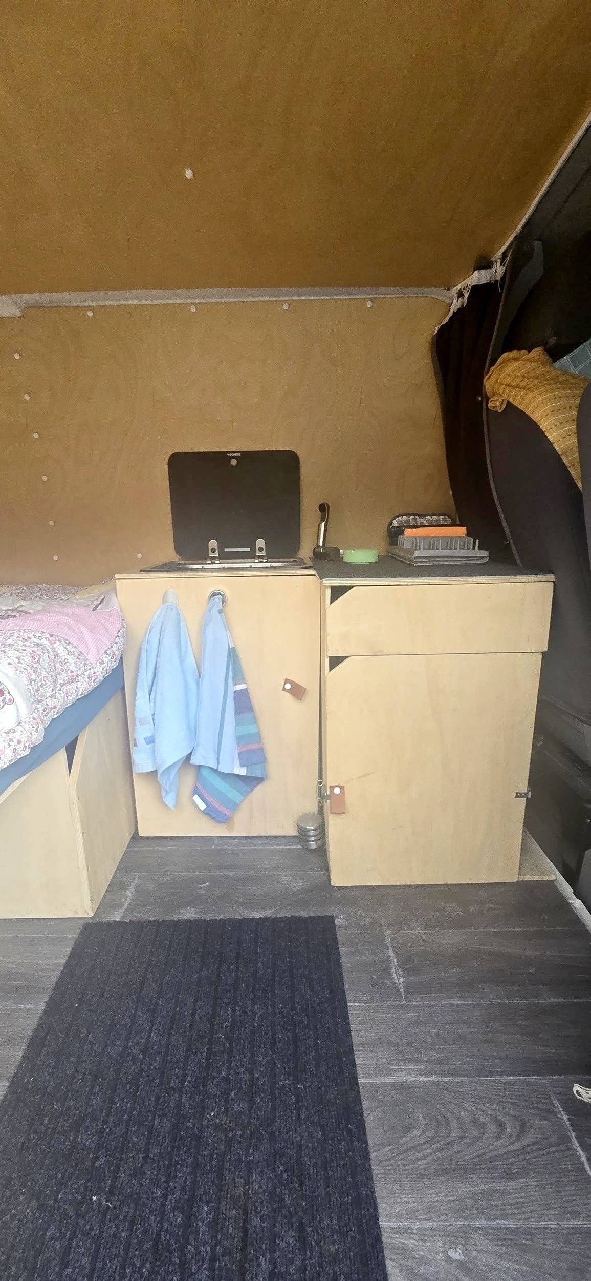 Cuina Volkswagen T5 2,0 l 140 ch - Yescapa