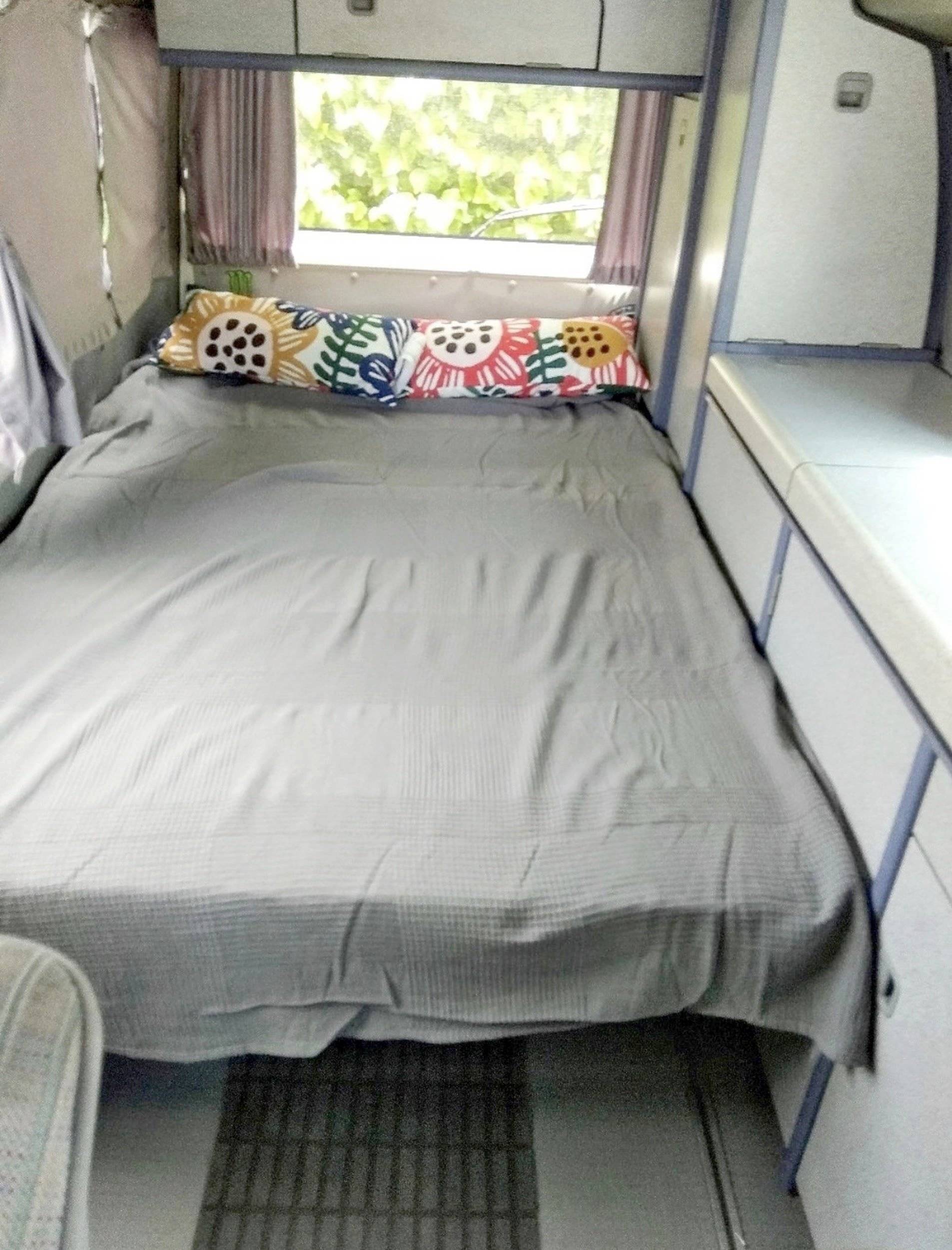 Berth Volkswagen California - Yescapa