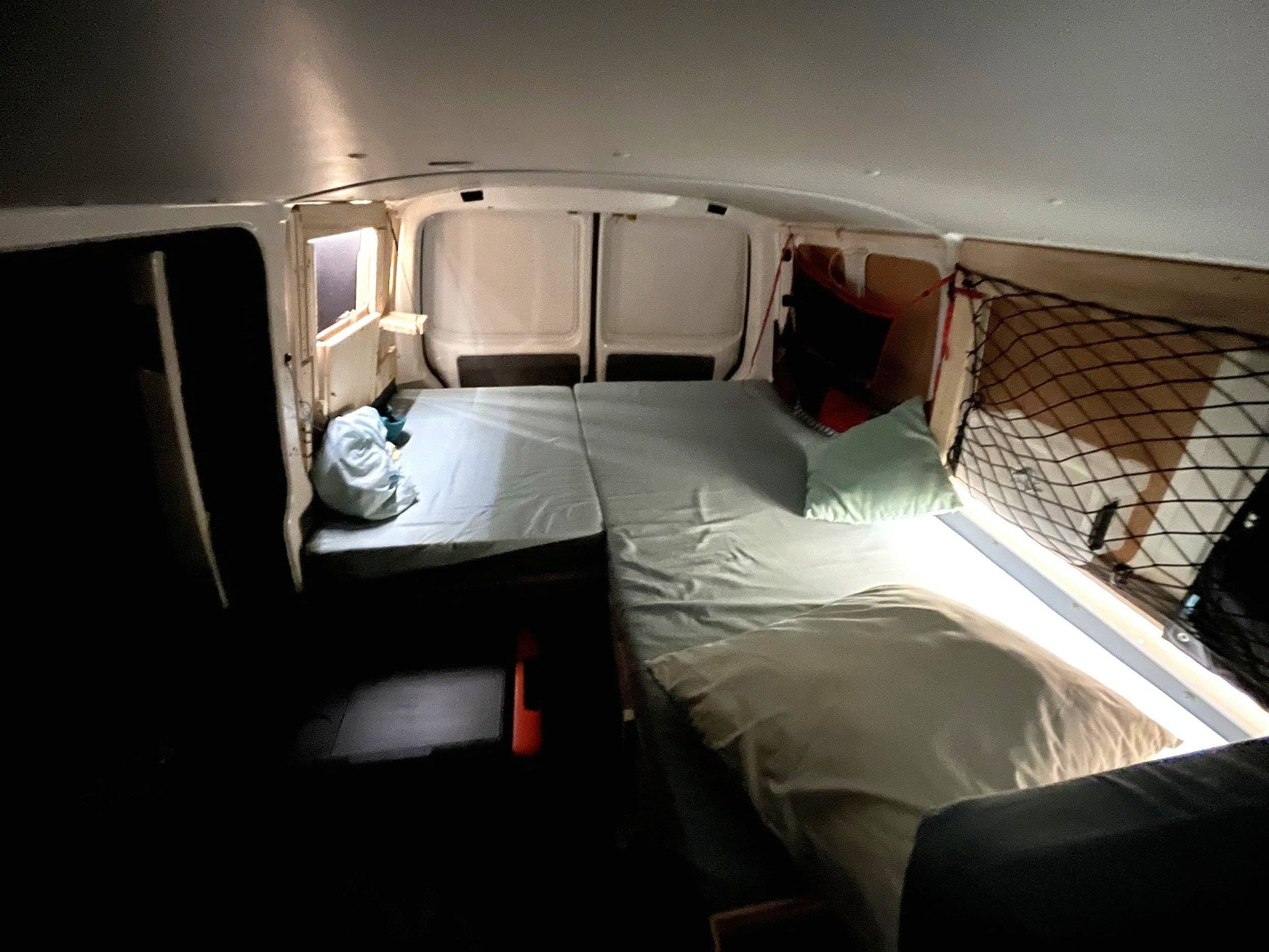 Schlafplätze Volkswagen Transporter 2,0 l 102 ch - Yescapa