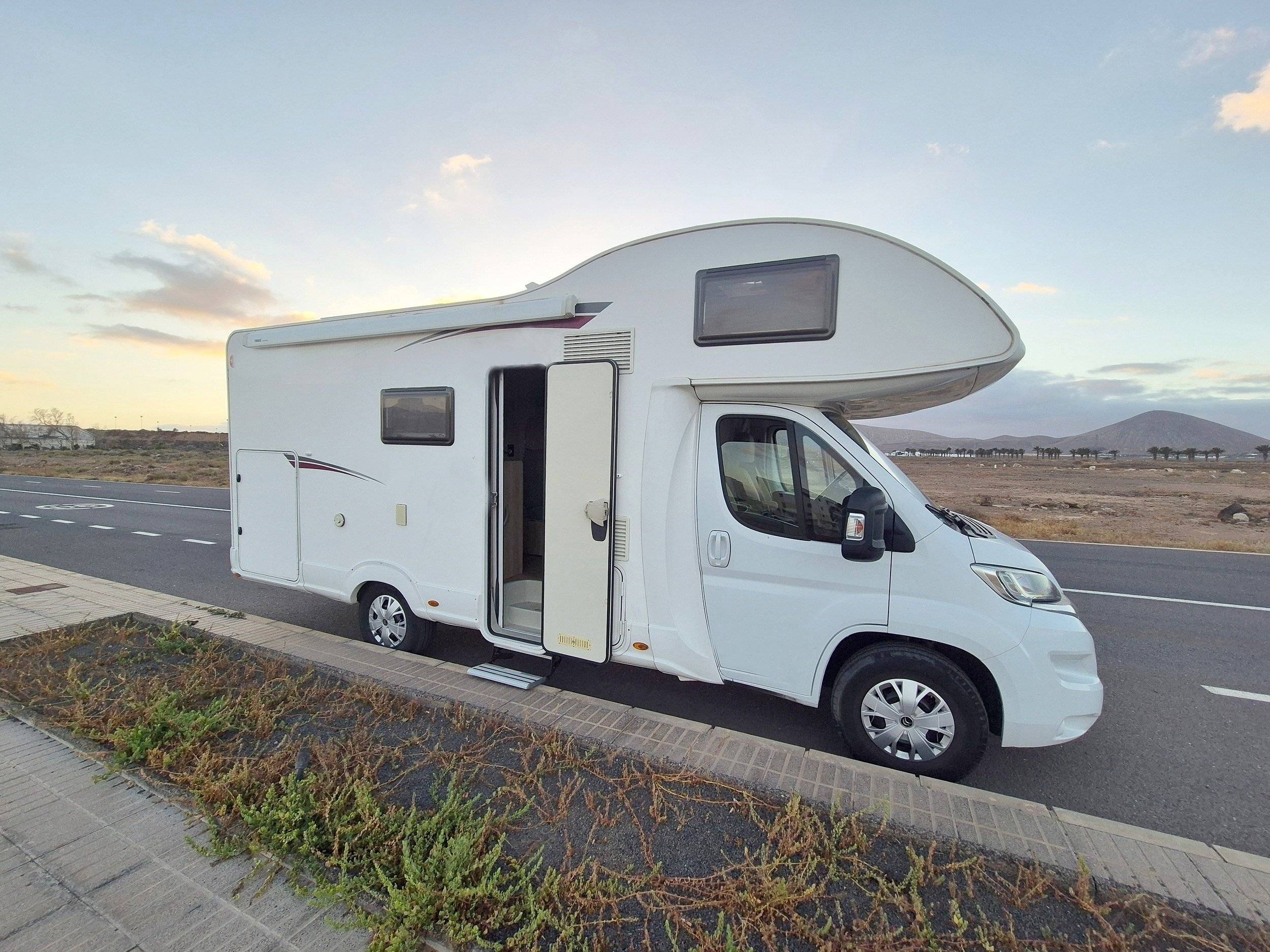 Vista frontale a ¾ Citroën - Yescapa
