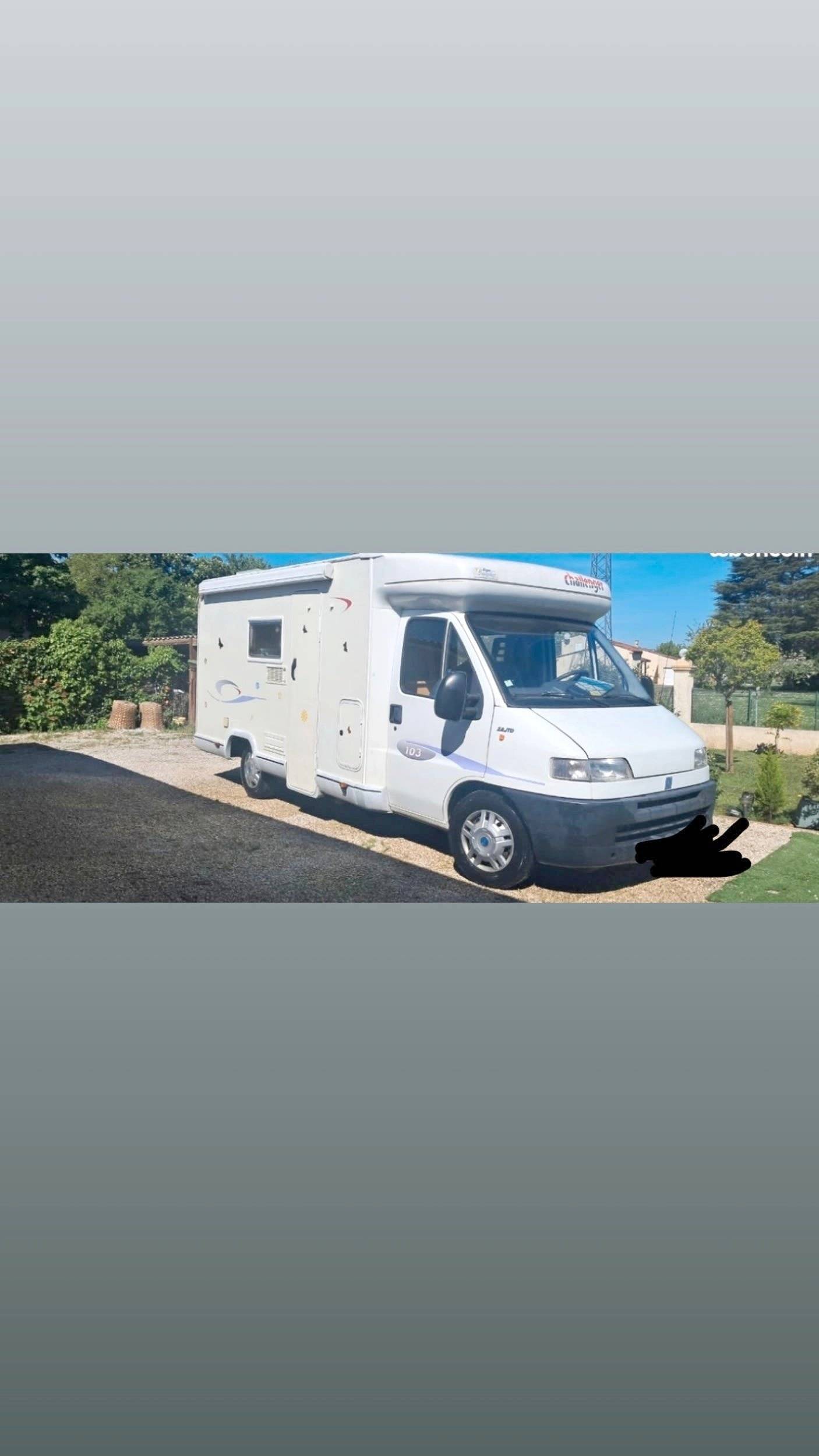 Voorkant 3/4 Fiat Ducato 2.8 JTD - Yescapa