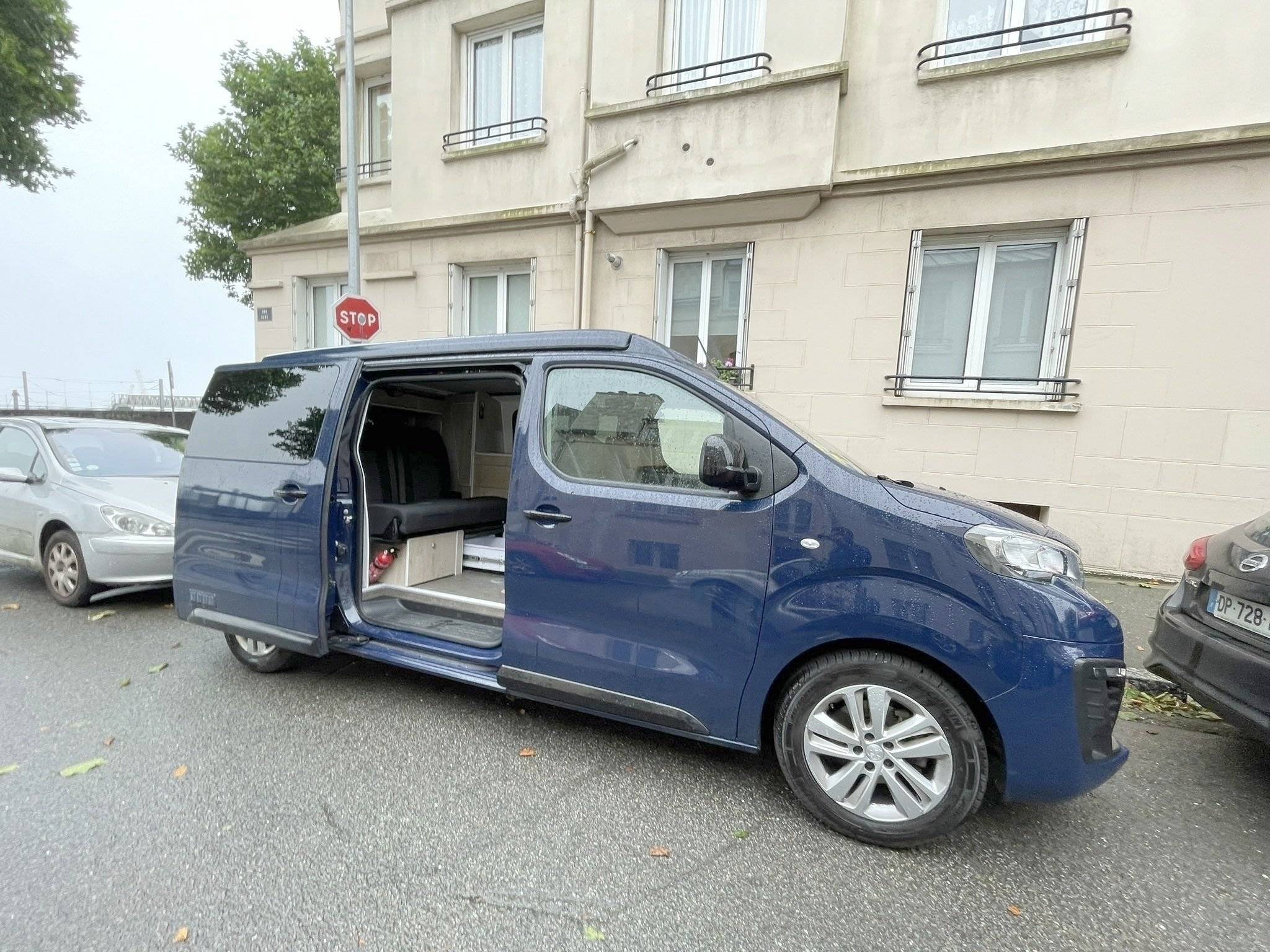 Iroise Fourgons Aménagés Expert Blue HDI 2 L 150ch