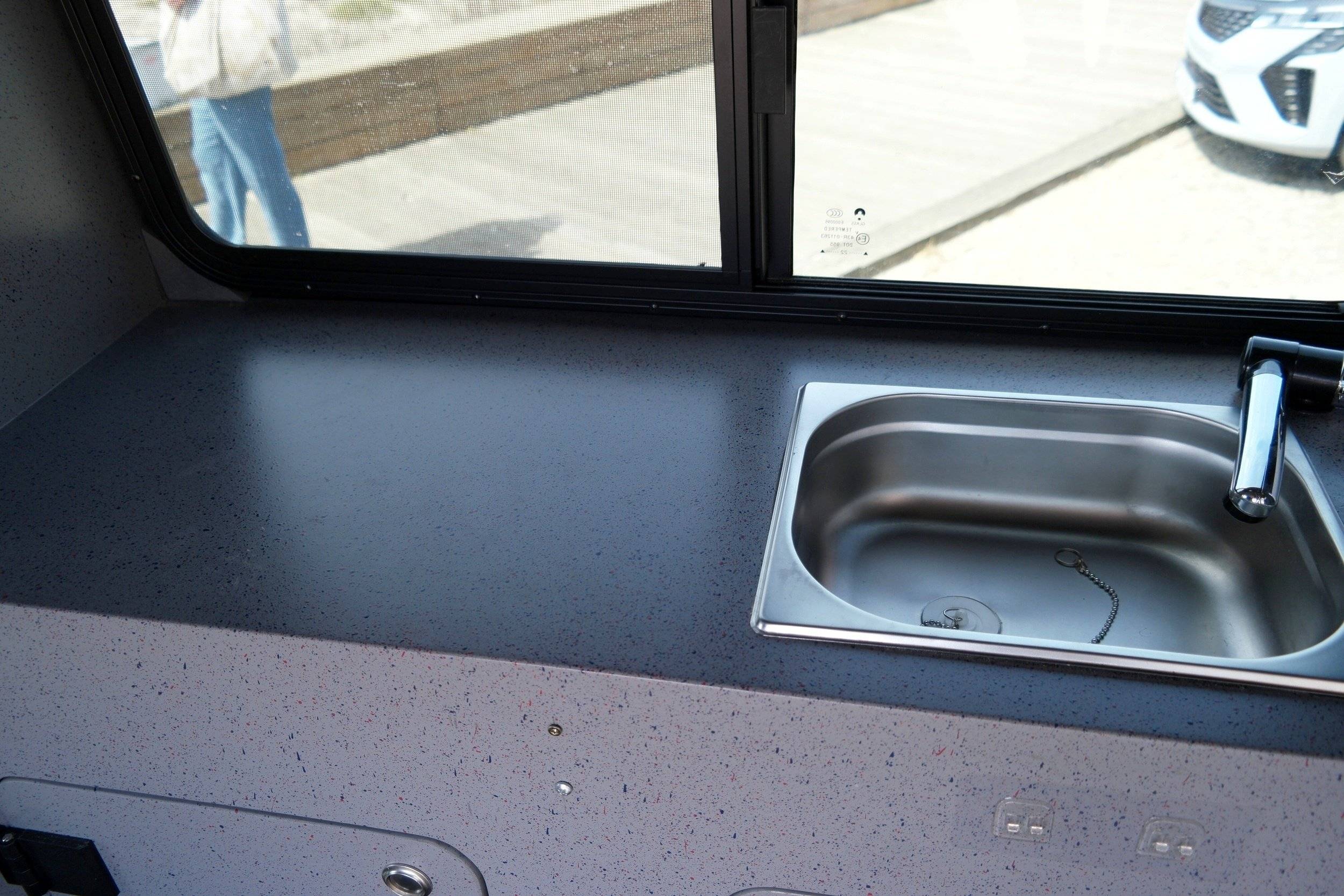 Comedor Ford Transit - Yescapa