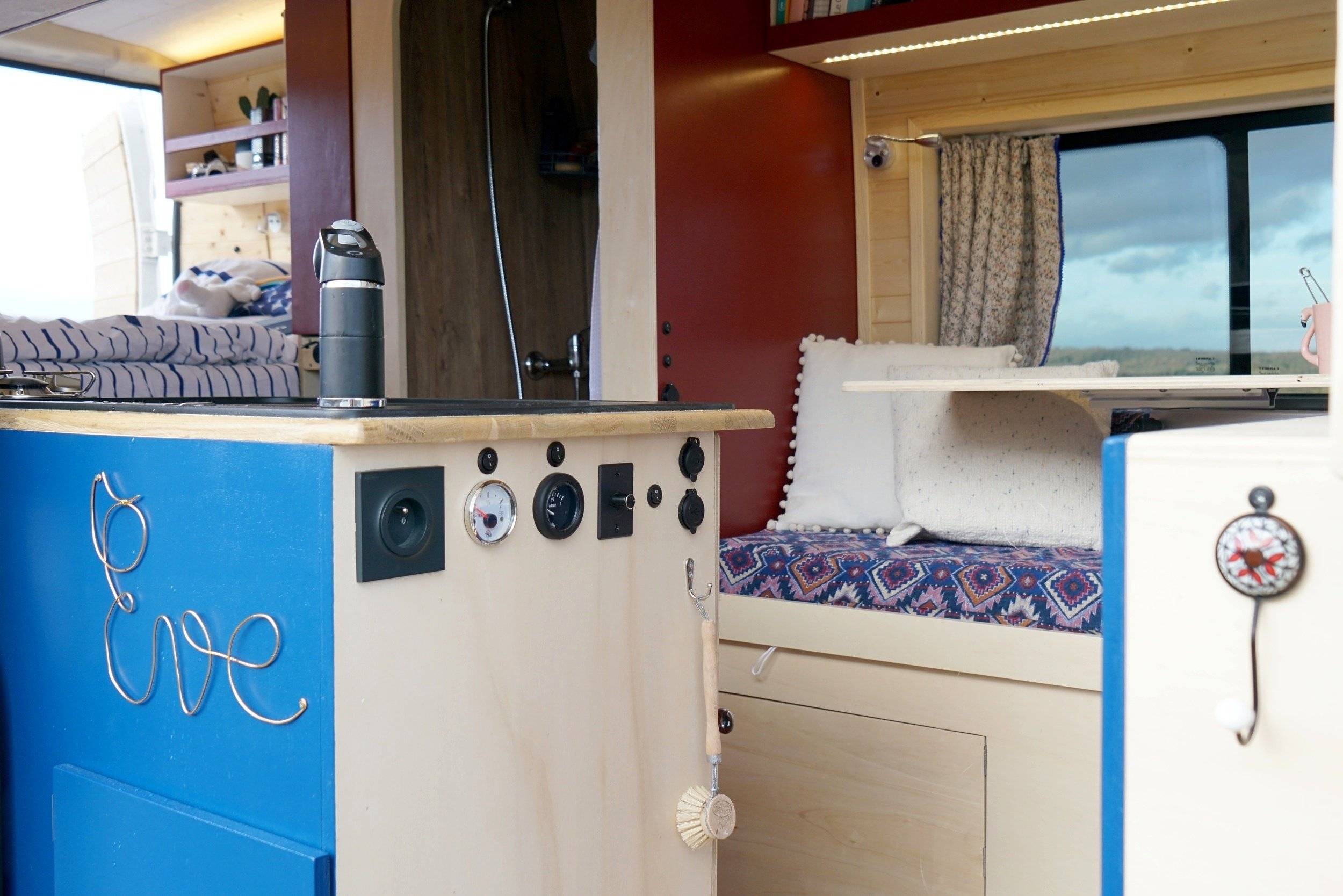 en camionette suzette Peugeot boxer