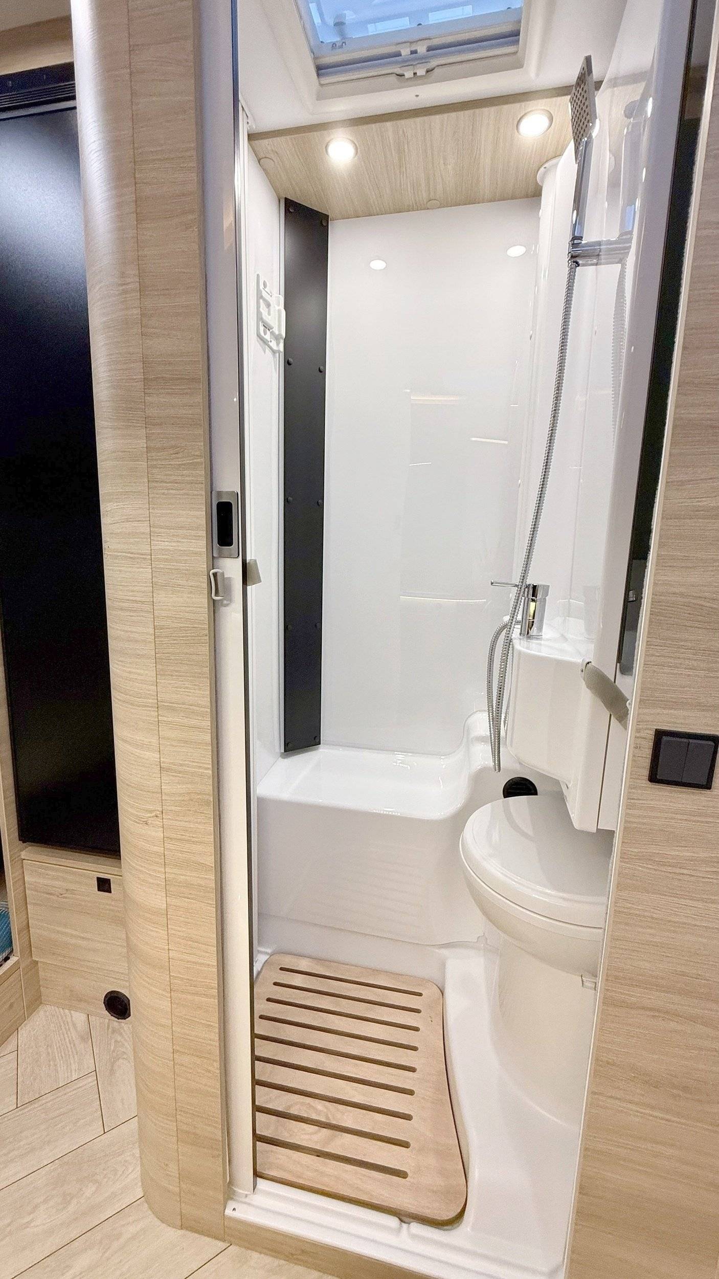 Challenger Challenger 250 Open Edition