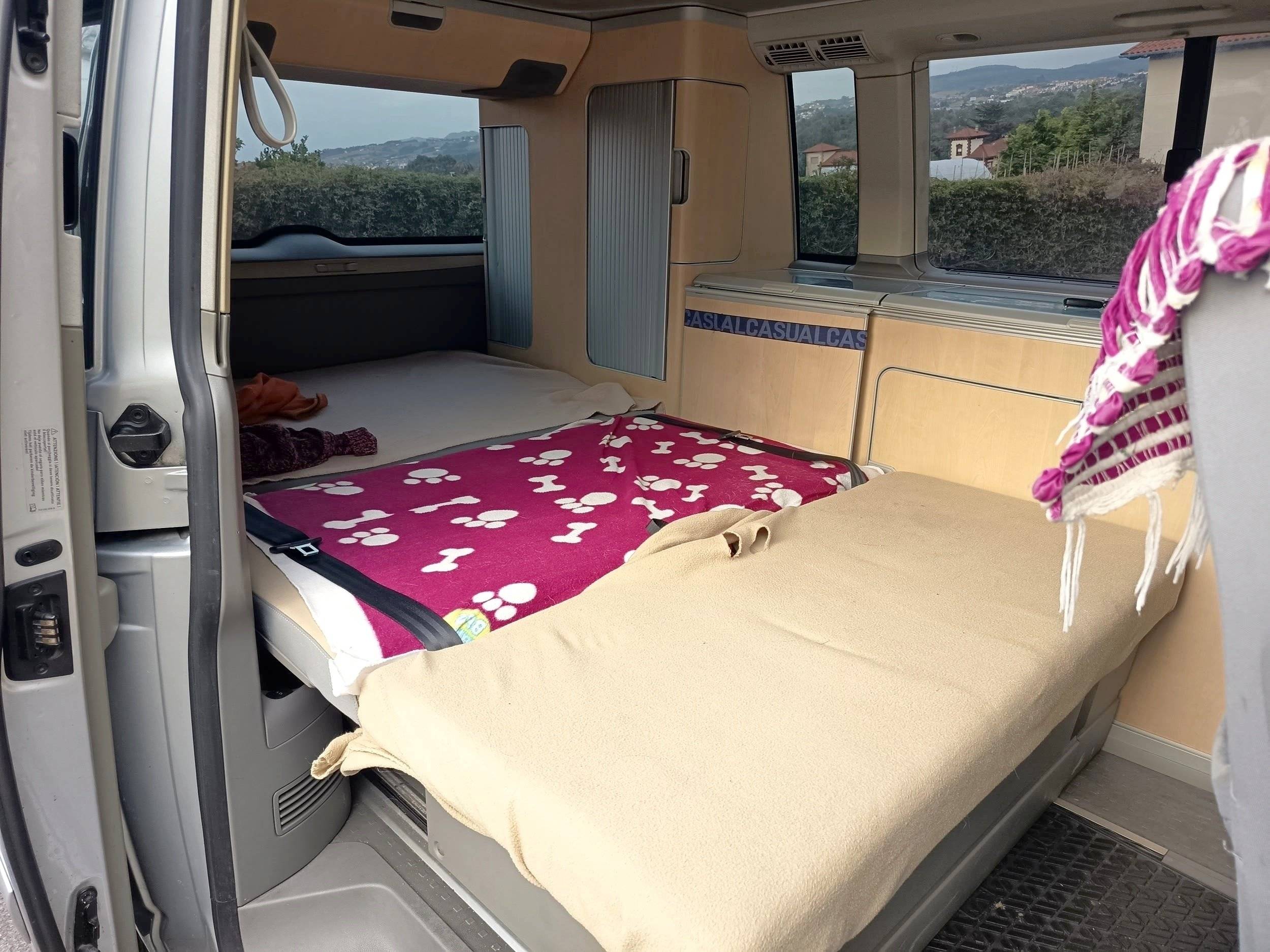 Schlafplätze Volkswagen Volkswagen T5 California 130ch - Yescapa