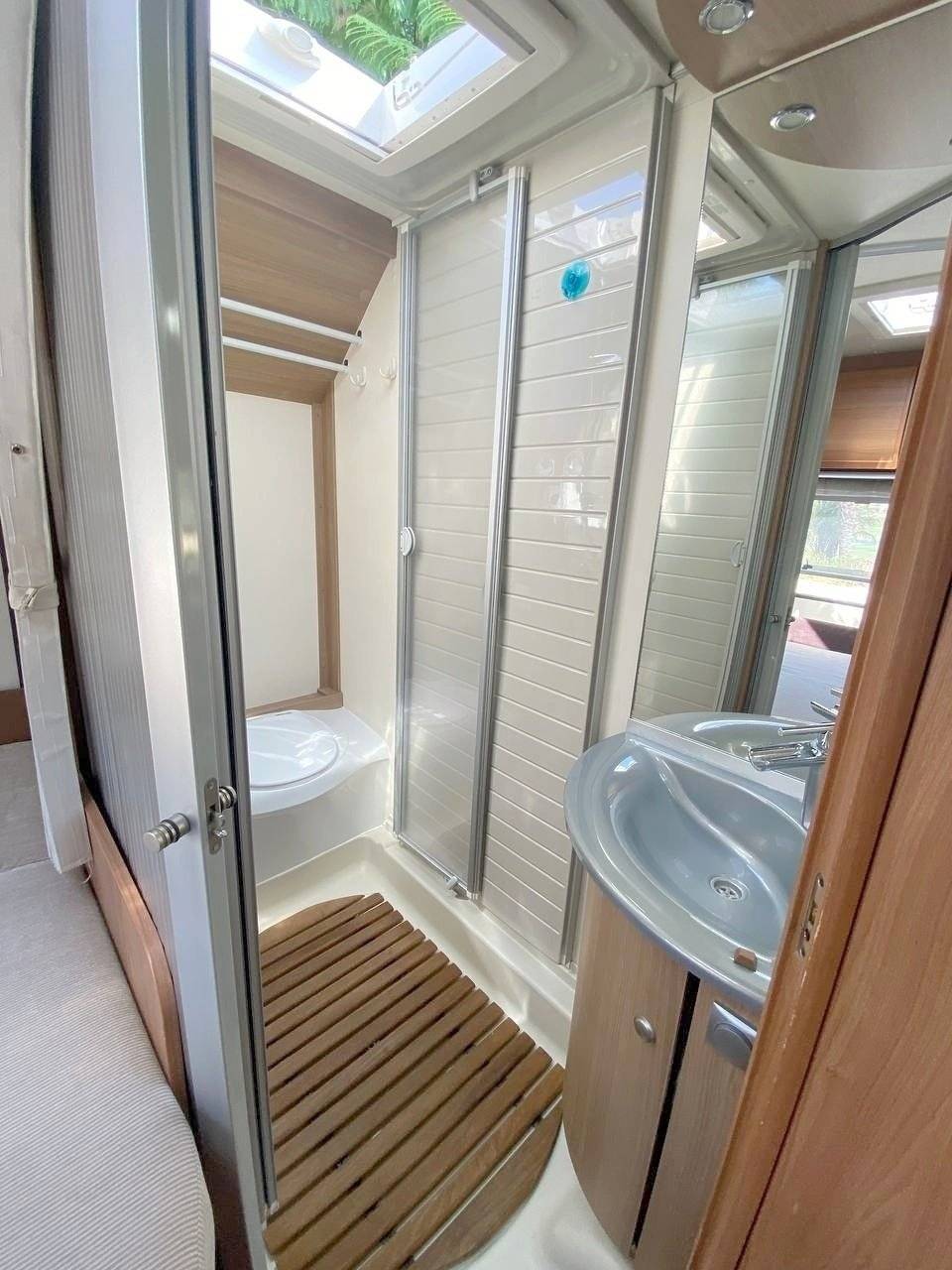 Bürstner Aviano I684