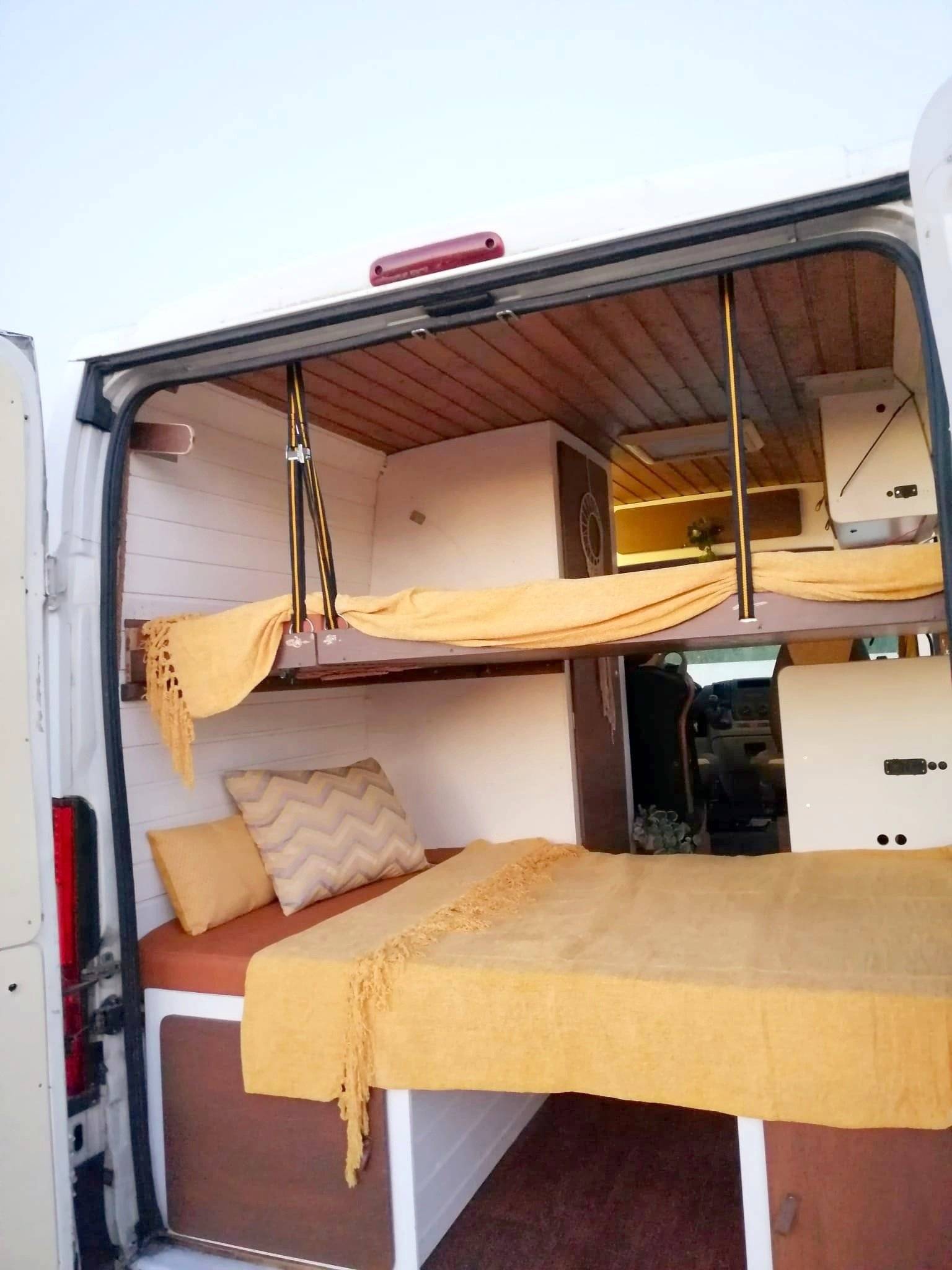 Schlafplätze Fiat Ducato 2,3 l Multijet 140 - Yescapa