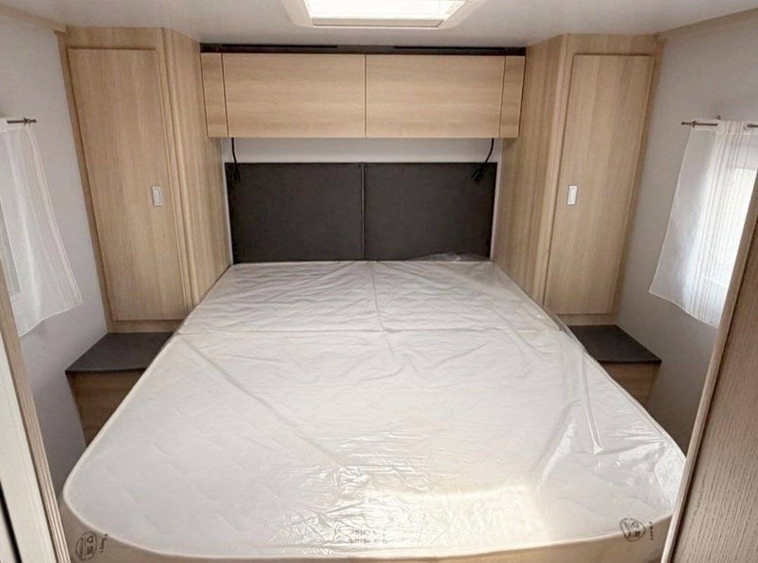Dining Area Peugeot Boxer 2,2 l 130 ch - Yescapa