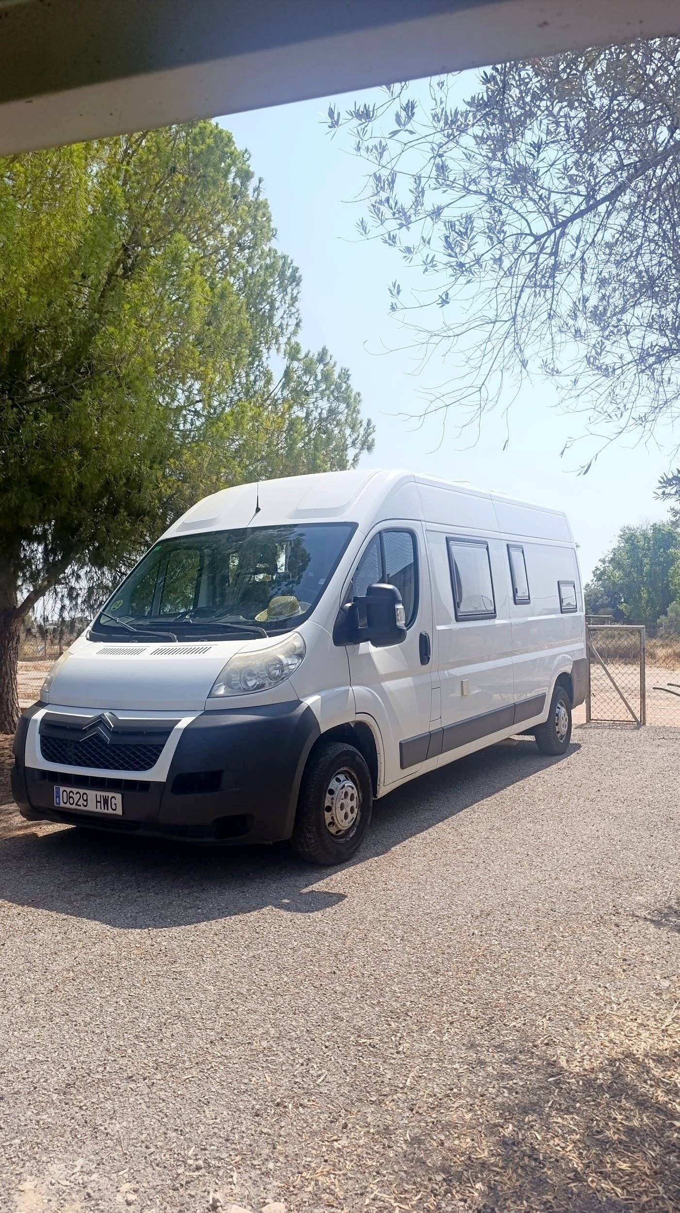 Vista frontale a ¾ Citroën Citroën jumper - Yescapa
