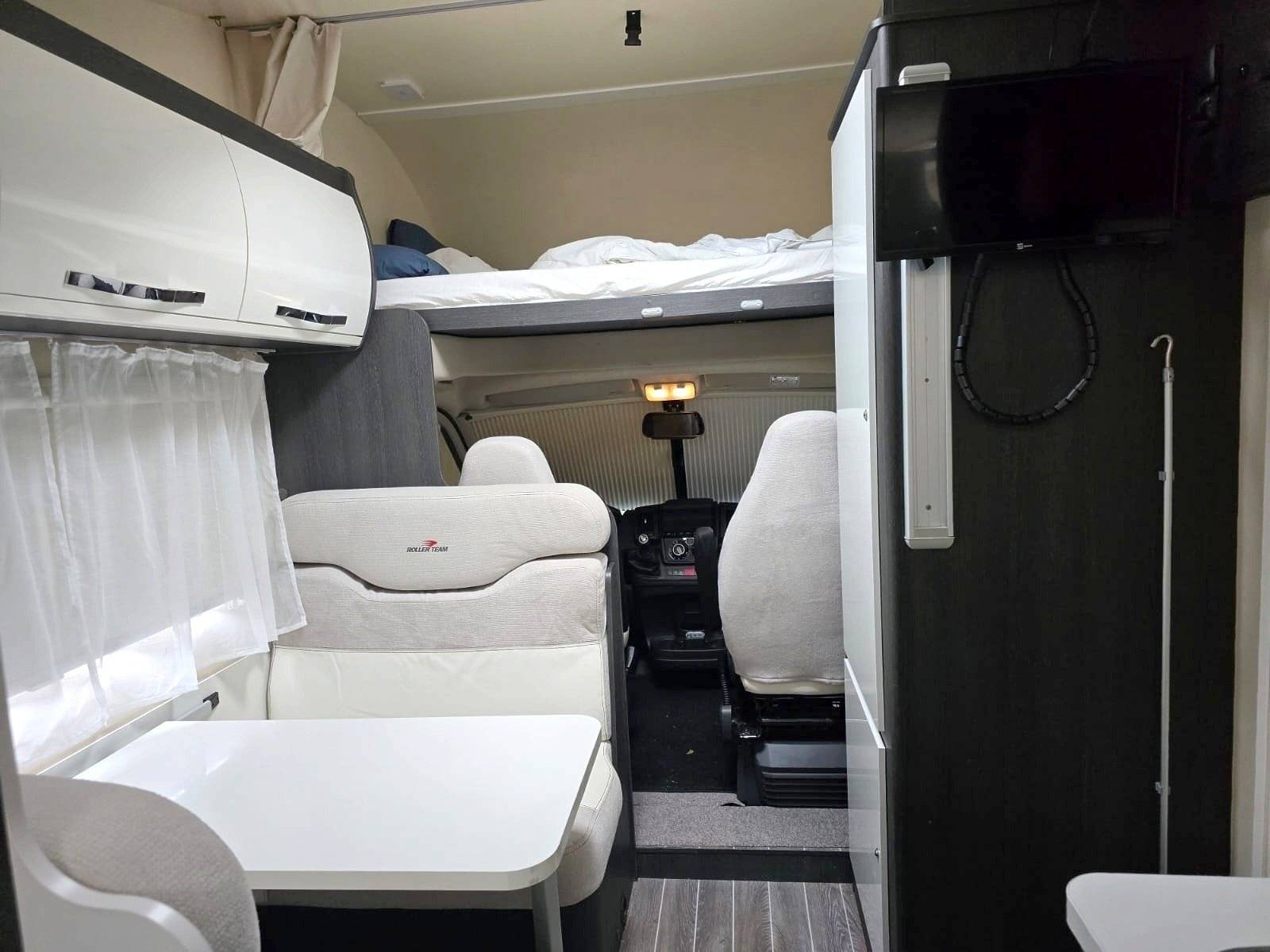 Dinette Fiat Ducato 2,3 130 ch - Yescapa