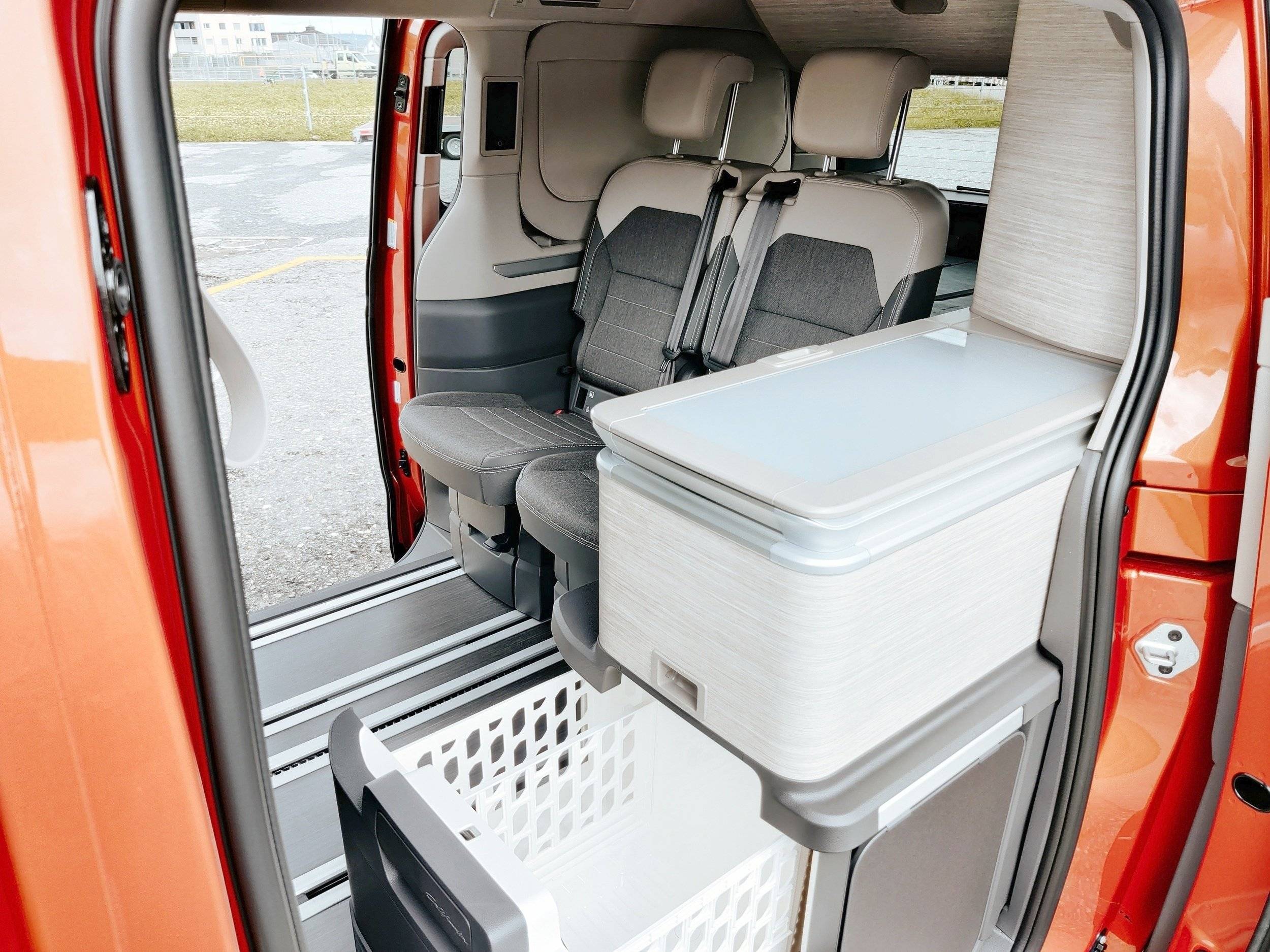 Volkswagen T7 New California Ocean PHEV 4M