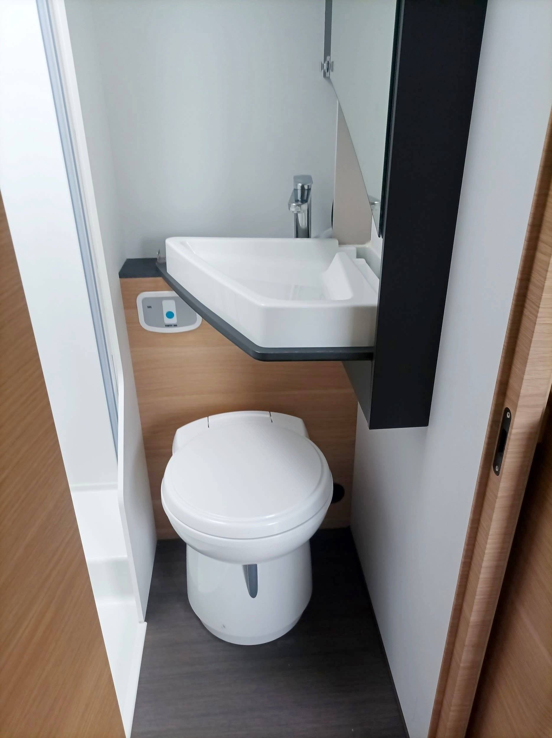 Adria CORAL XL 600 DP