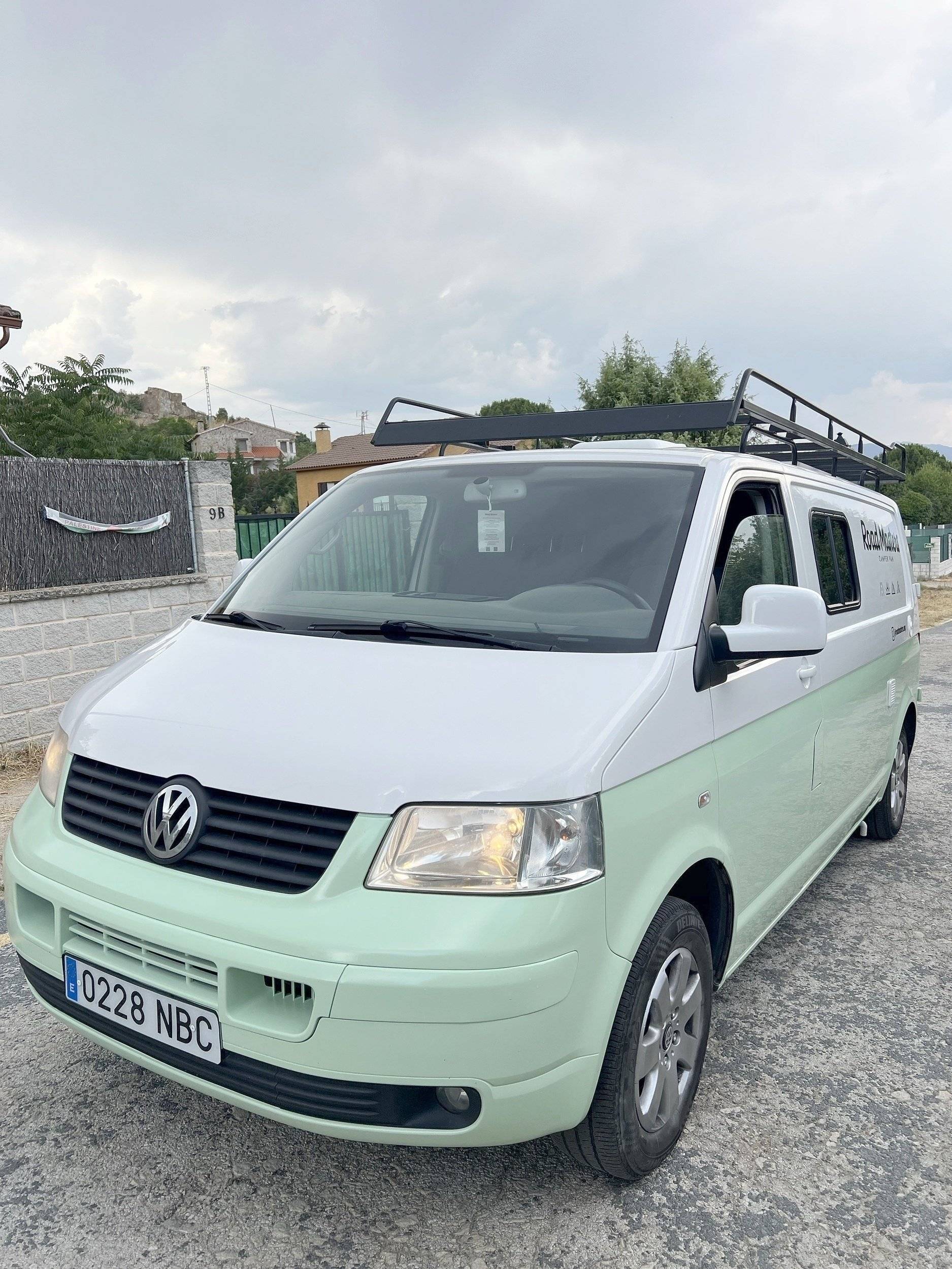 Vue avant de 3/4 Volkswagen 1.9D - Yescapa