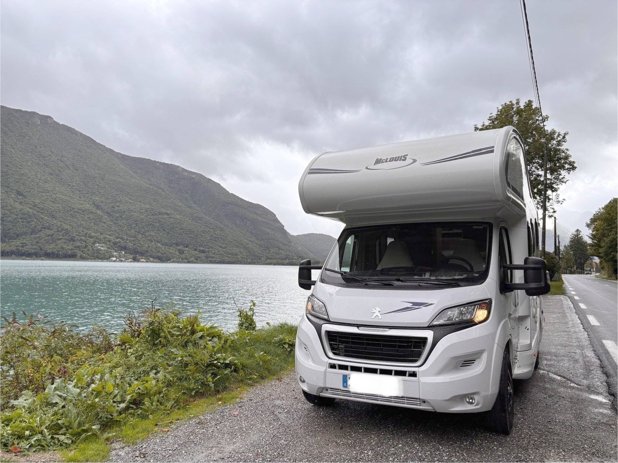 Vue avant de 3/4 Peugeot Peugeot 4H03 - Yescapa