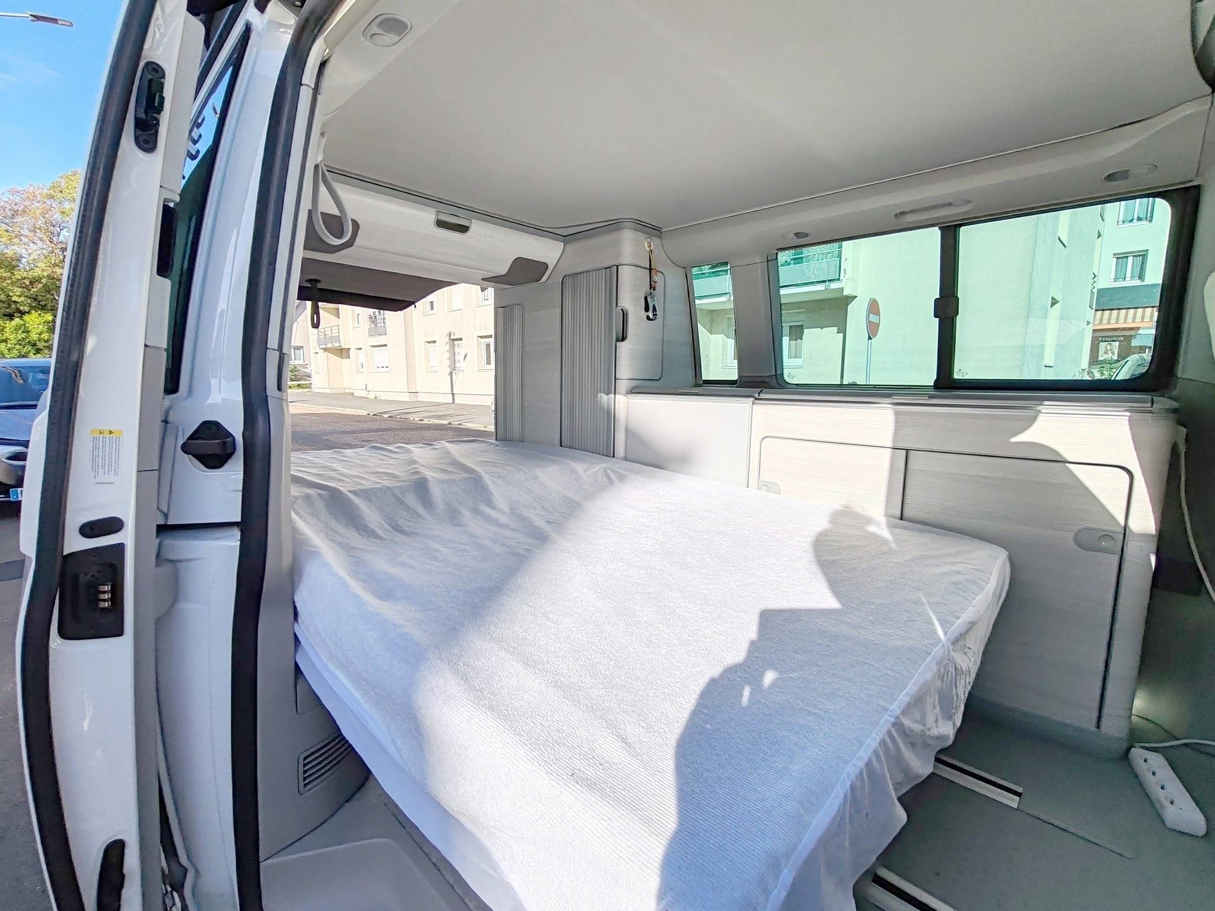 Letti Volkswagen T6 CALIFORNIA COAST 150 DSG 4MOTION - Yescapa