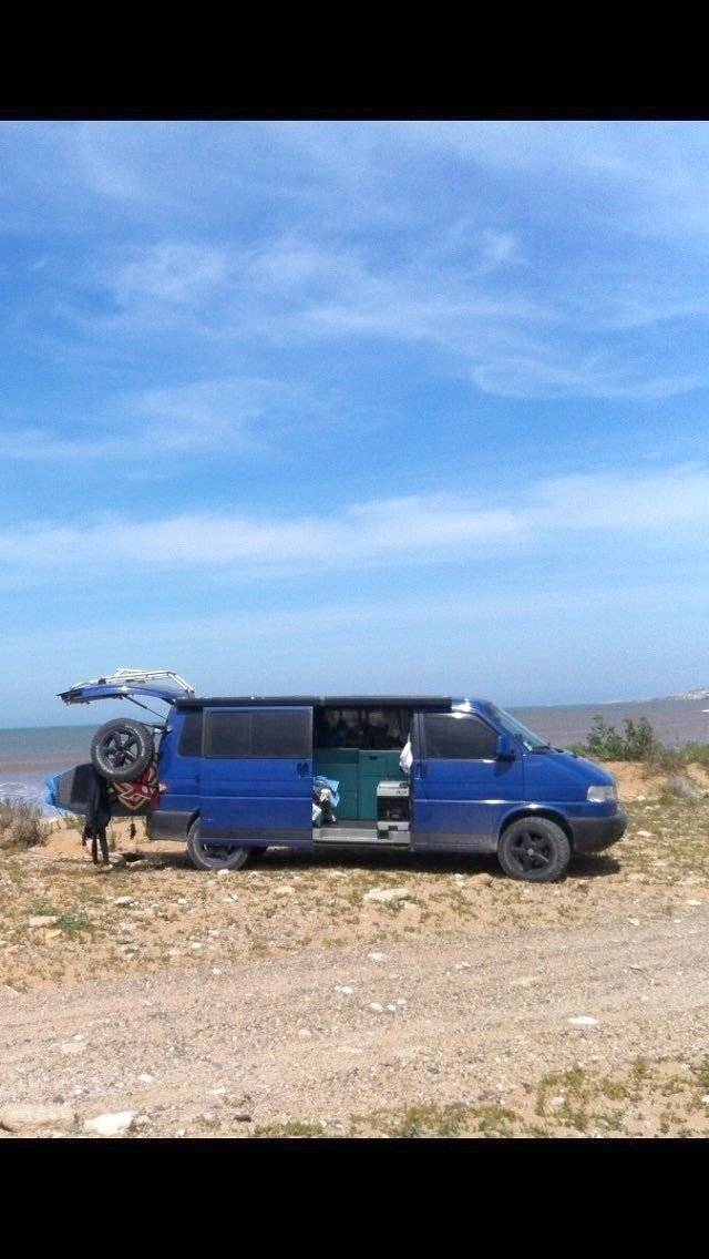 Vista del vehículo ángulo delantero Volkswagen T4 syncro 2,5 tdi - Yescapa