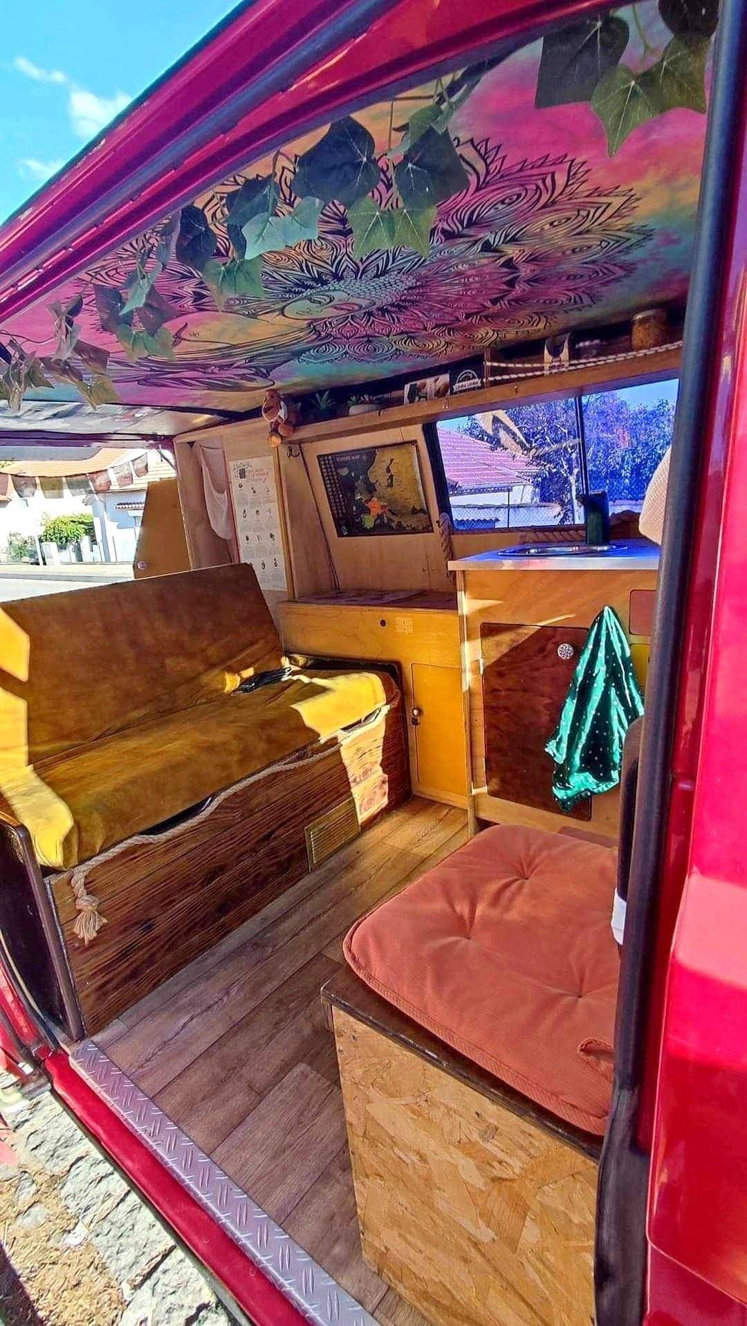 Dining Area Volkswagen Volkswagen Transporter T3 - Yescapa