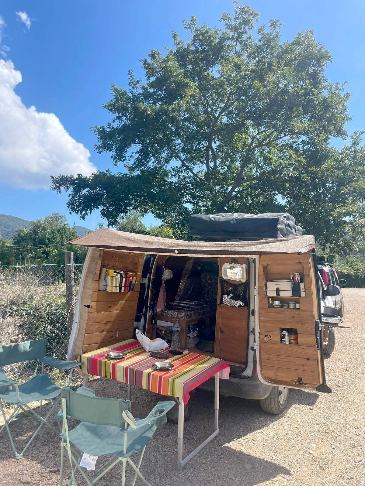 Dinette Renault Renault Kangoo - Yescapa