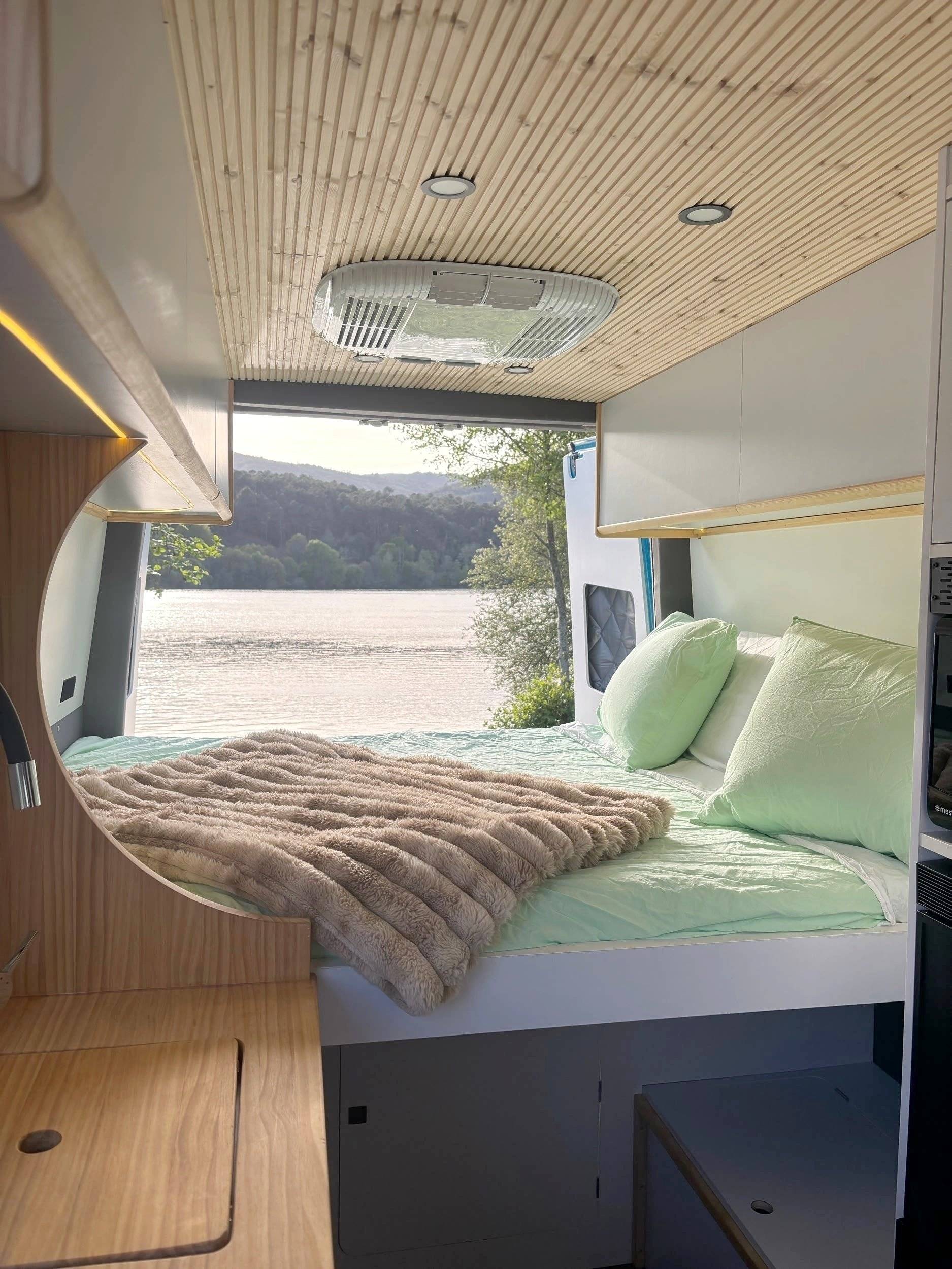 Berth Mercedes Sprinter 2,15 l 163 ch - Yescapa