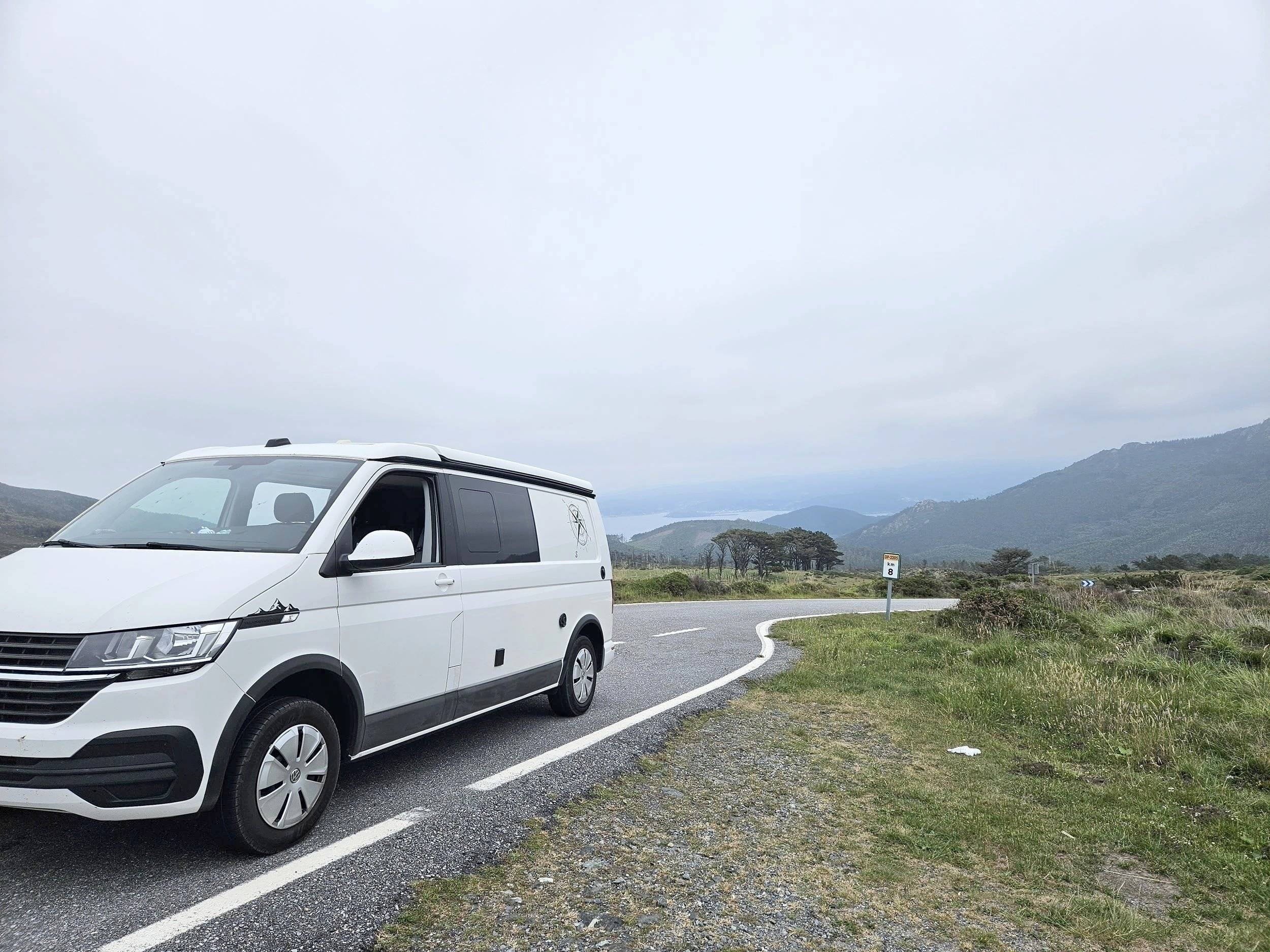 schräge Vorderansicht Volkswagen T6 2 l TDI 150 ch - Yescapa