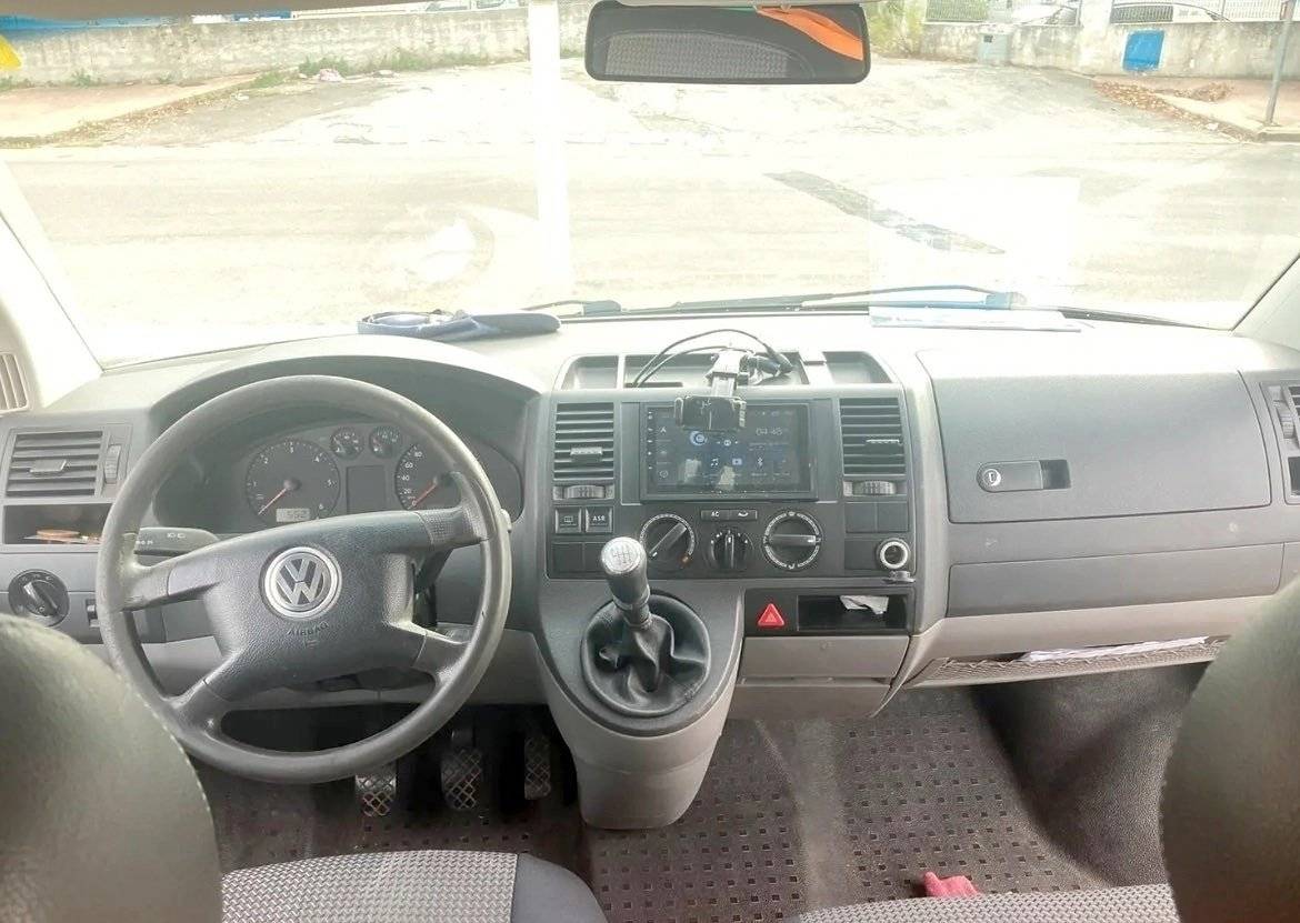 Driver's compartment Volkswagen T5 1,9 l 102 ch - Yescapa