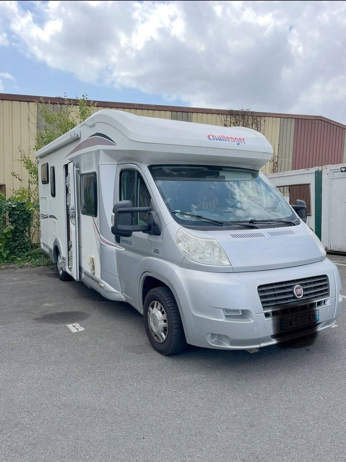 Voorkant 3/4 Fiat Ducato 2,3 l 130 ch - Yescapa