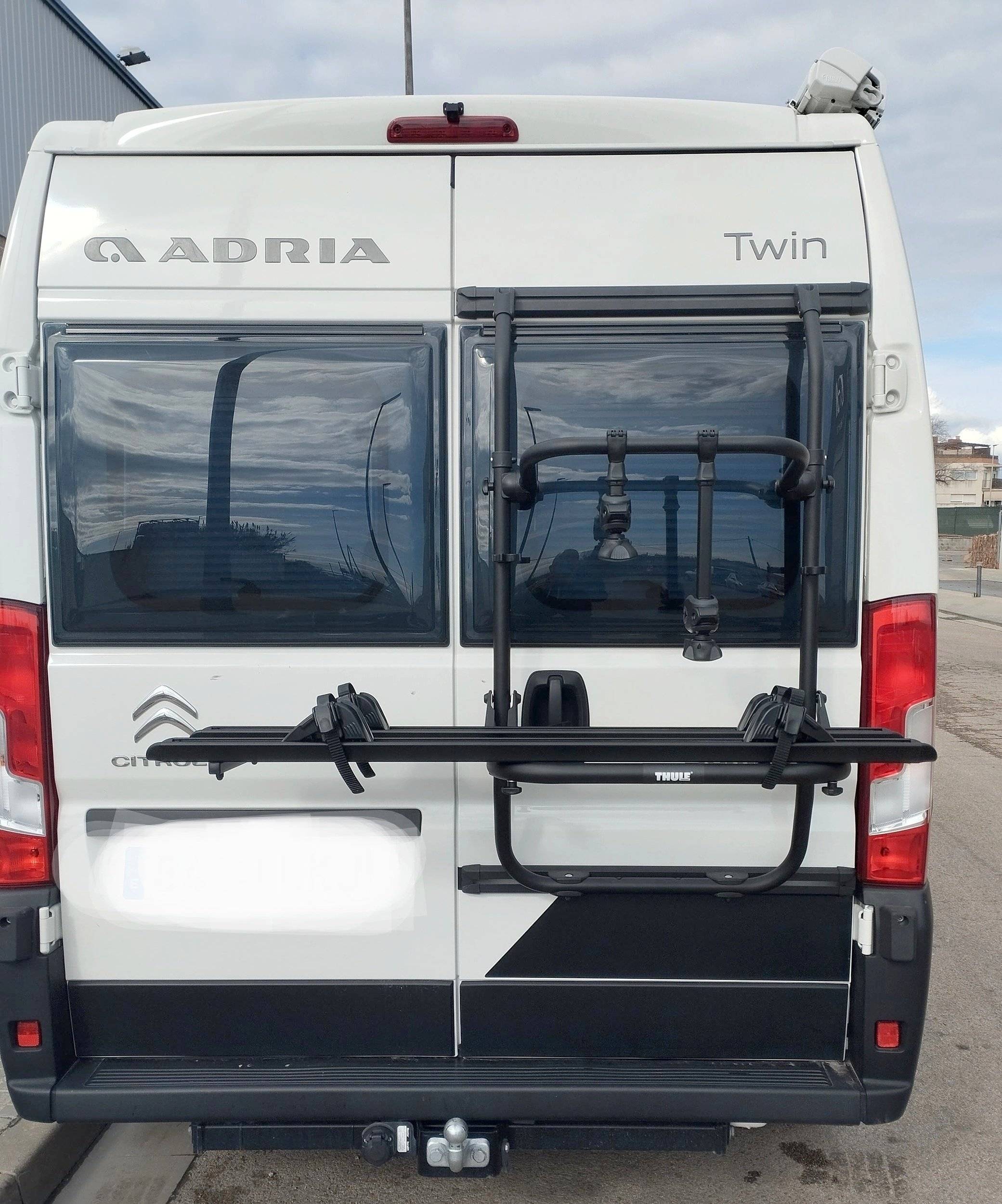 Adria Adria Twin PLUS 600 SPB Family