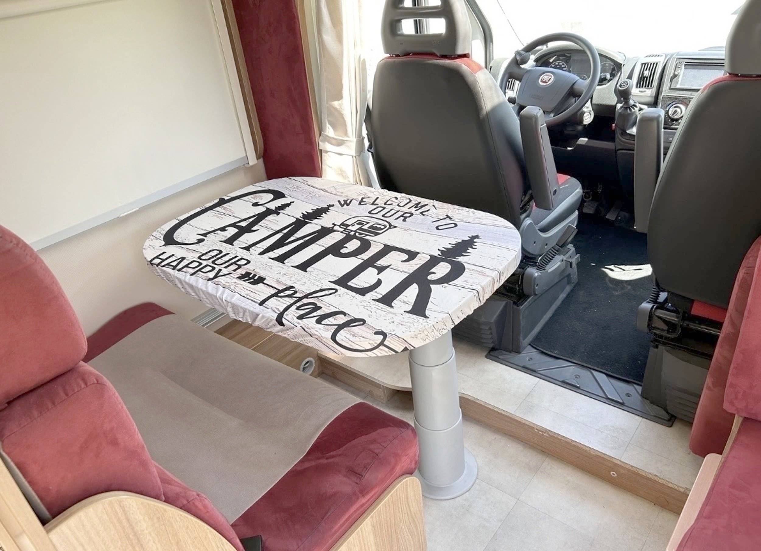 Dining Area Fiat Ducato 2,3 l Multijet 130 ch. - Yescapa