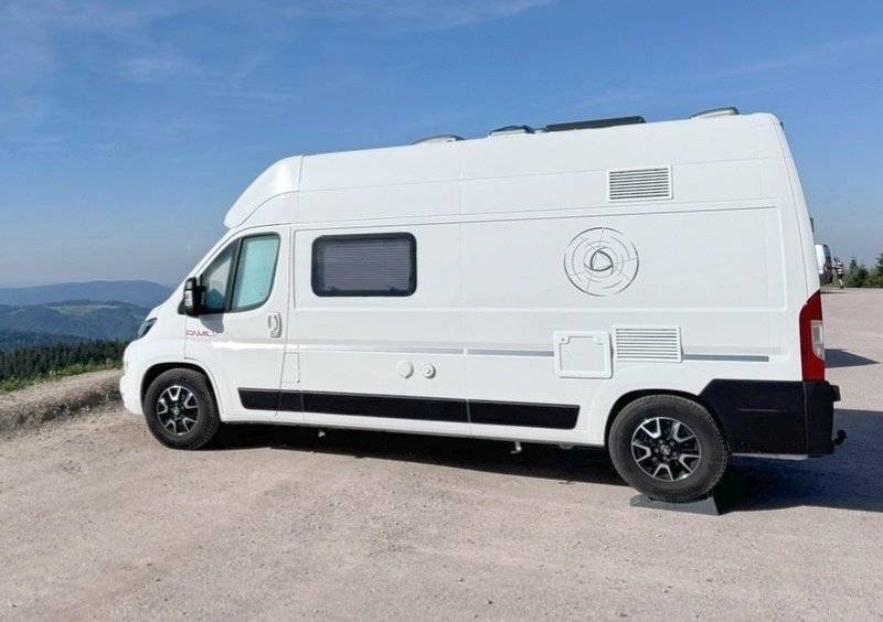 Vista del vehículo ángulo delantero Peugeot Boxer 3 l 160 ch - Yescapa