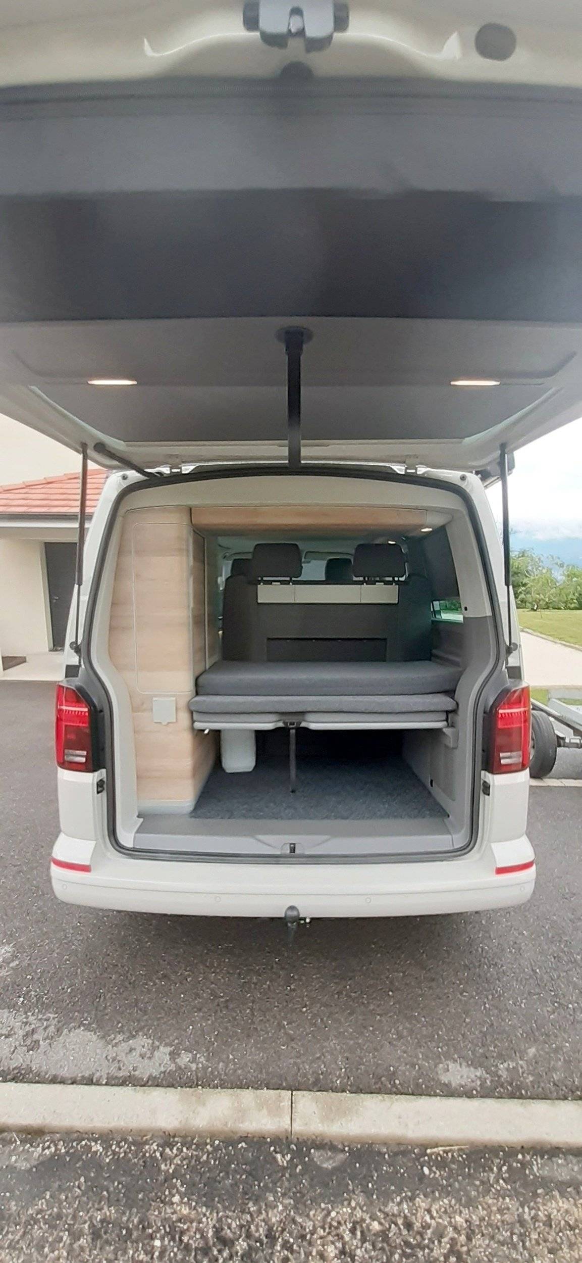 Volkswagen T6.1 California Coast 150ch