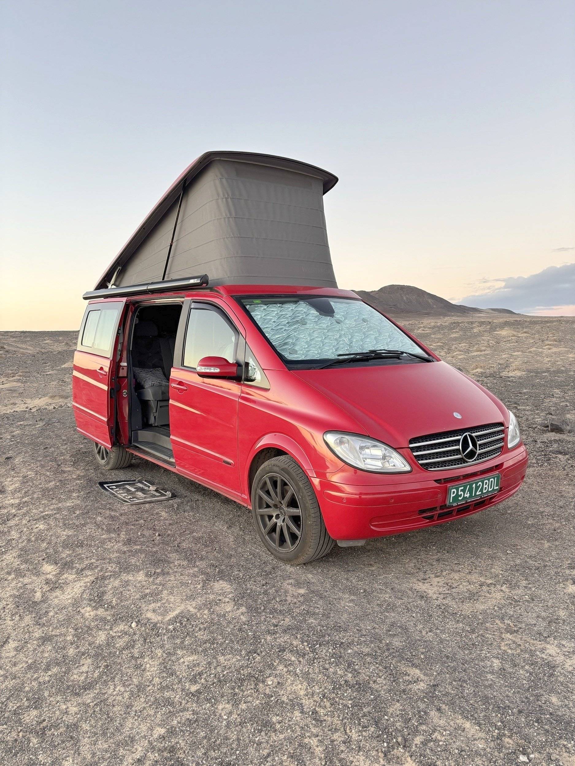 Voorkant 3/4 Mercedes viano marco polo - Yescapa