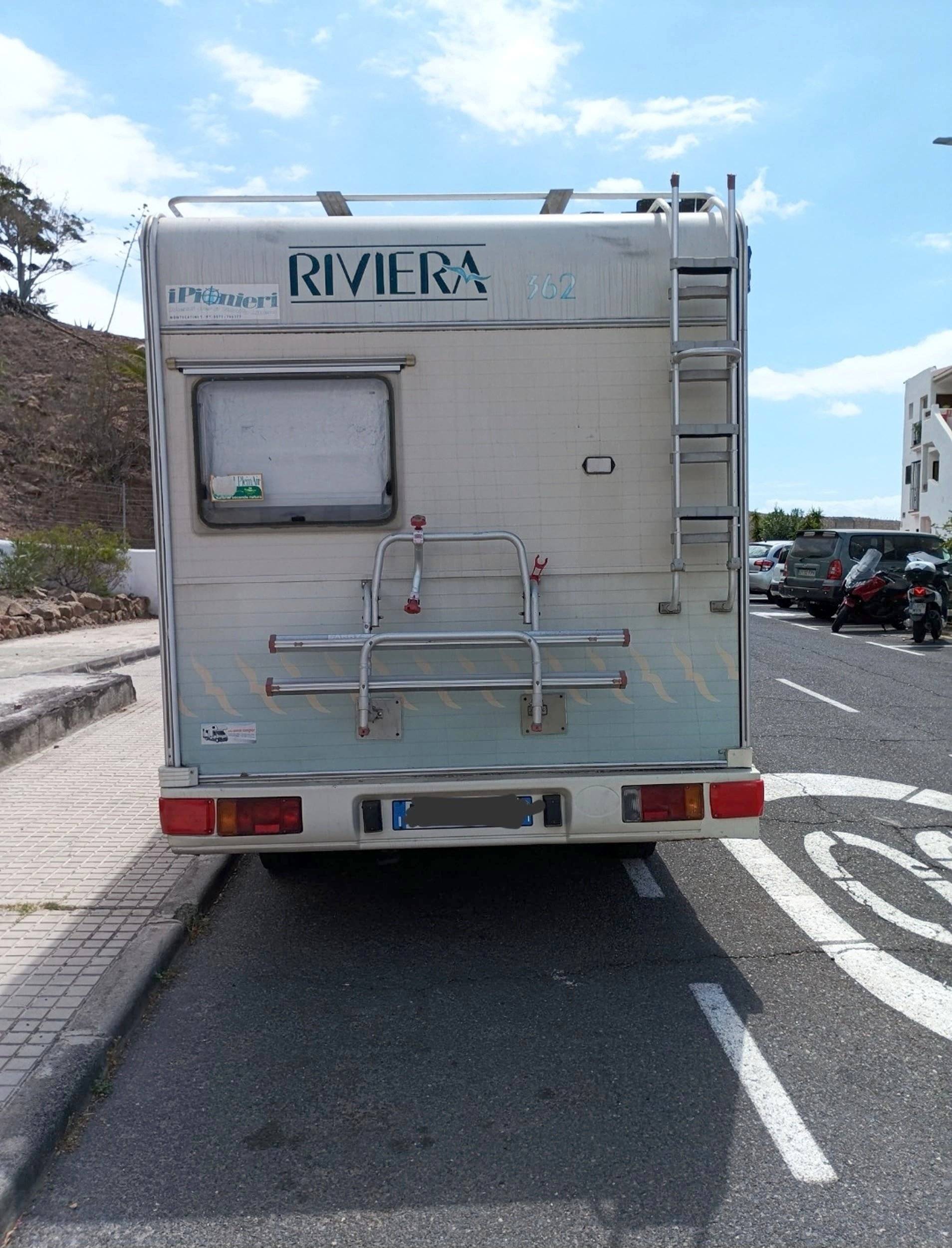 Vue arrière Fiat Ducato 1.9 TD. 90CV. - Yescapa