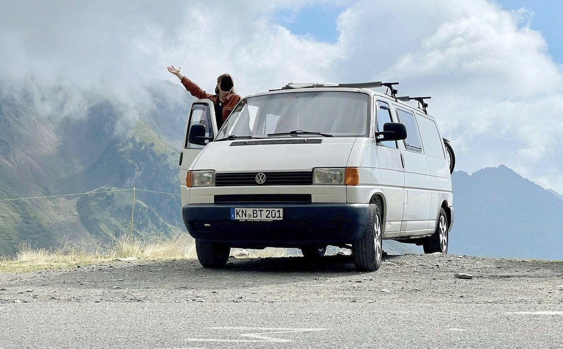 Vue avant de 3/4 Volkswagen Volkswagen T4 - Yescapa