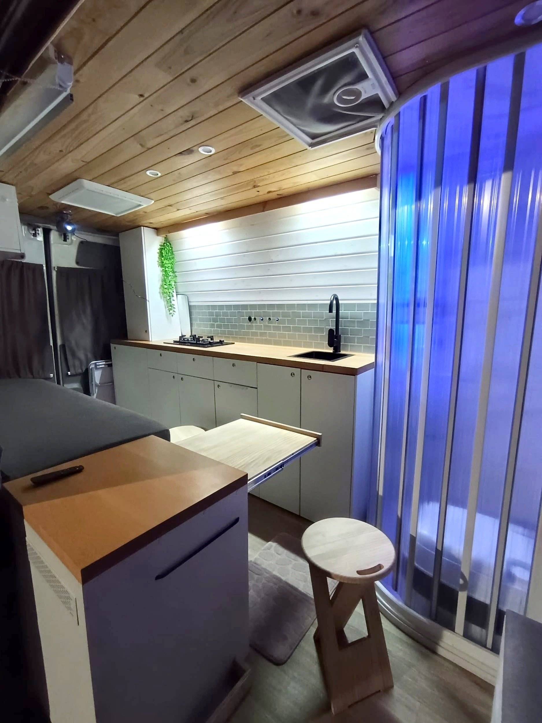 Área de jantar Volkswagen Crafter 2,5 l 109 ch - Yescapa