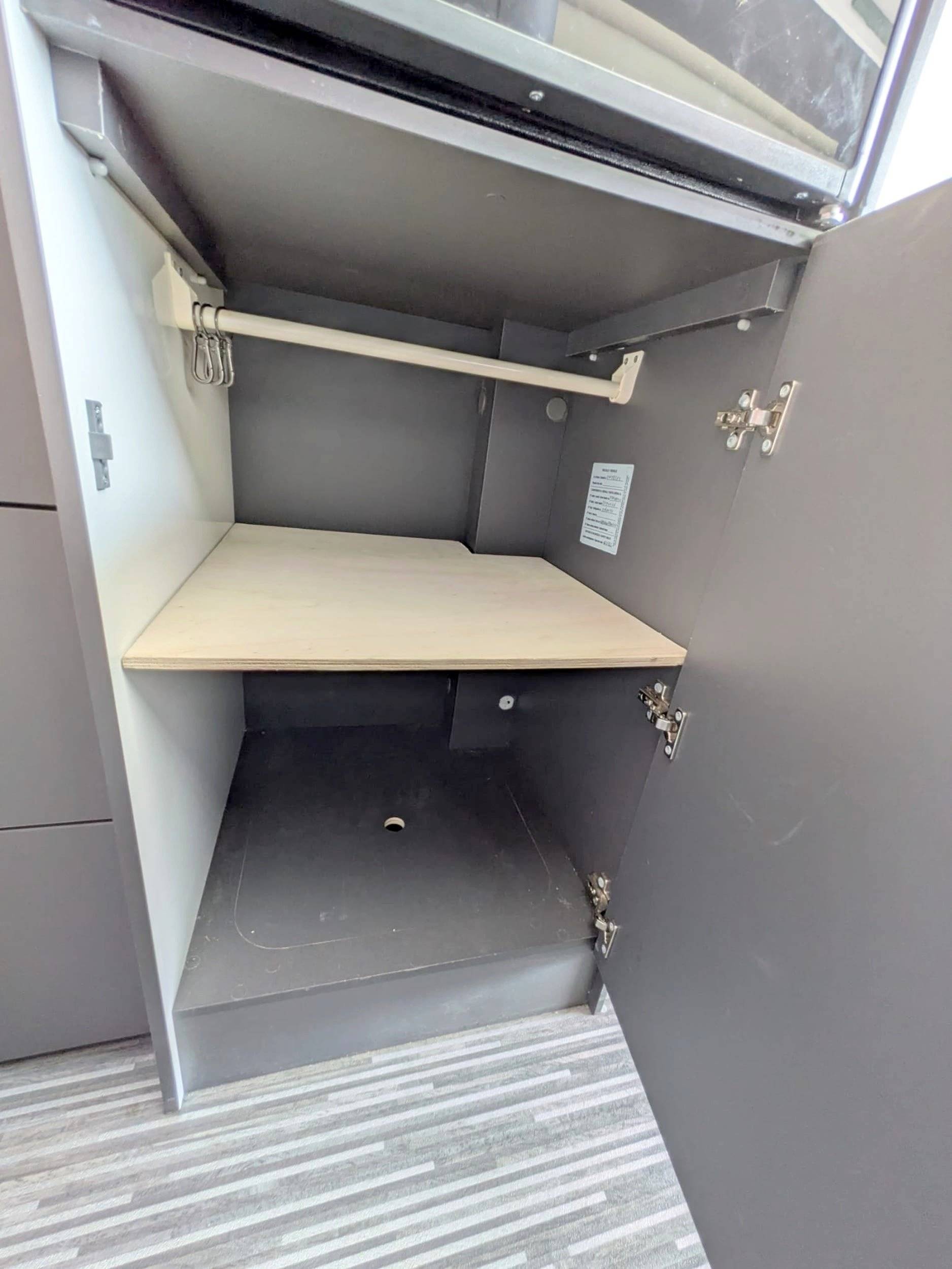 Mclouis Menfys VAN S-Line 3 Maxi