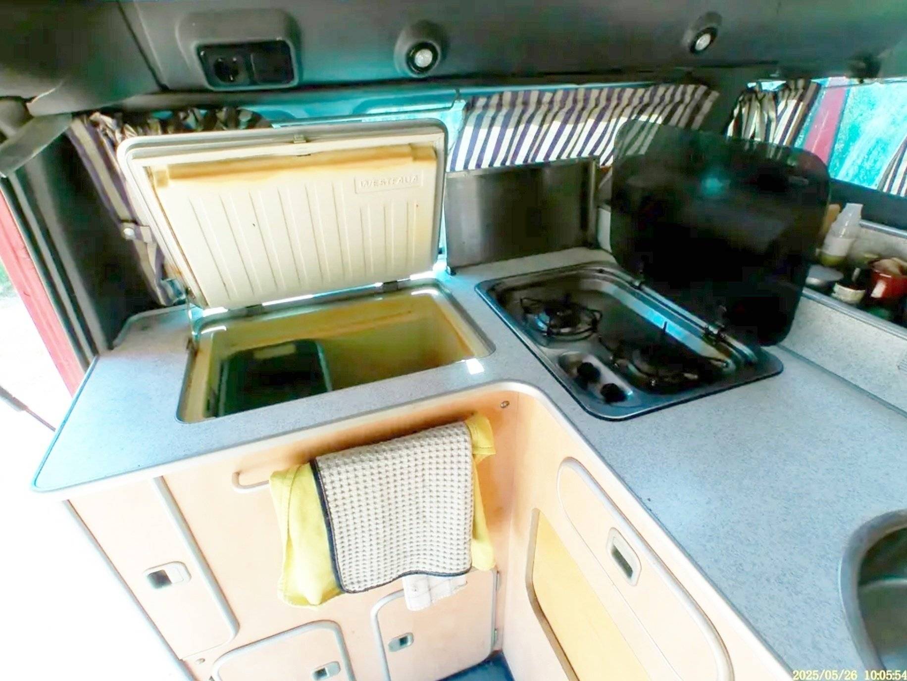 Angolo cucina Ford Ford Nugget - Yescapa