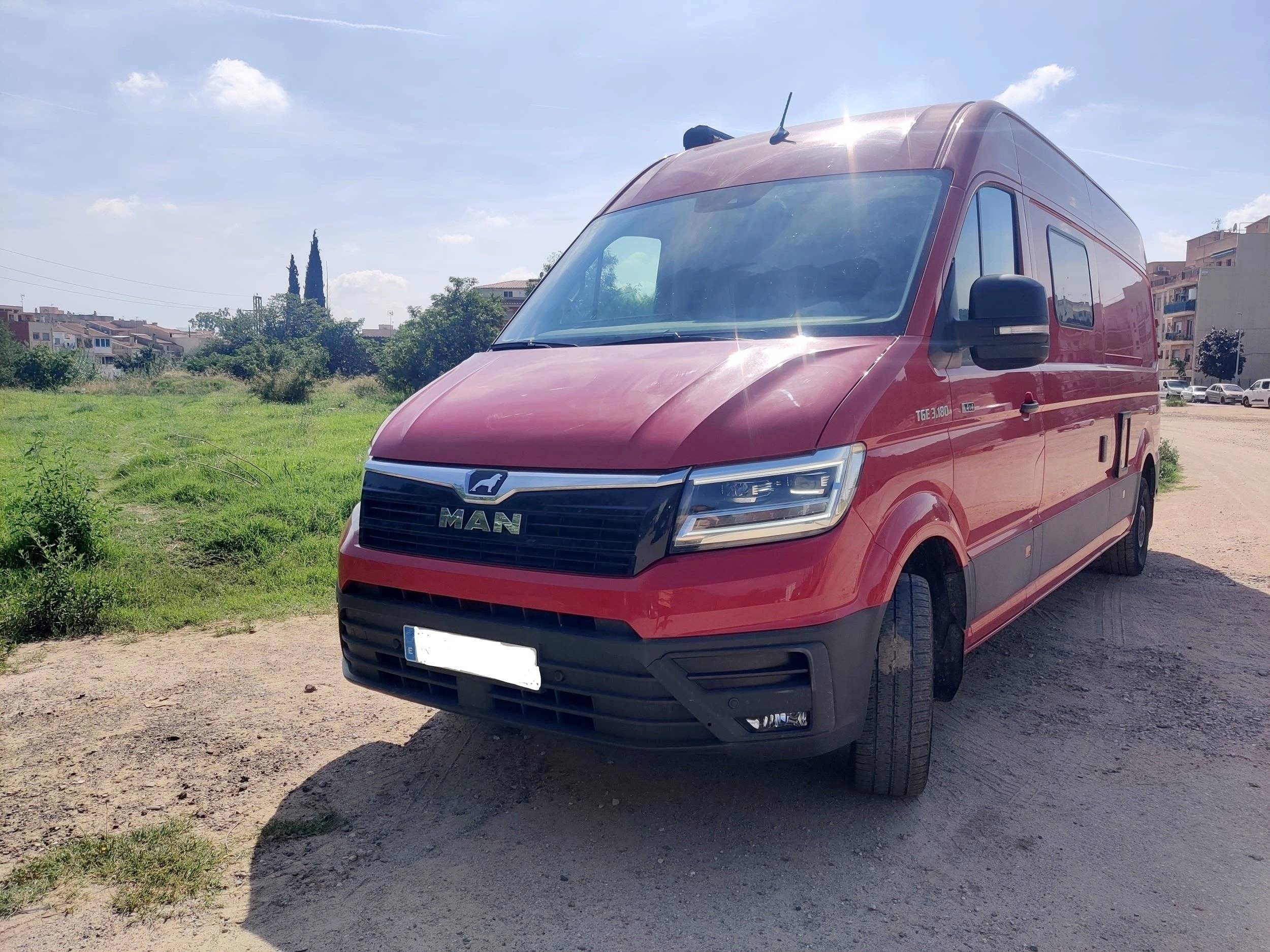 CAMPER ATTITUDE MAN TGE