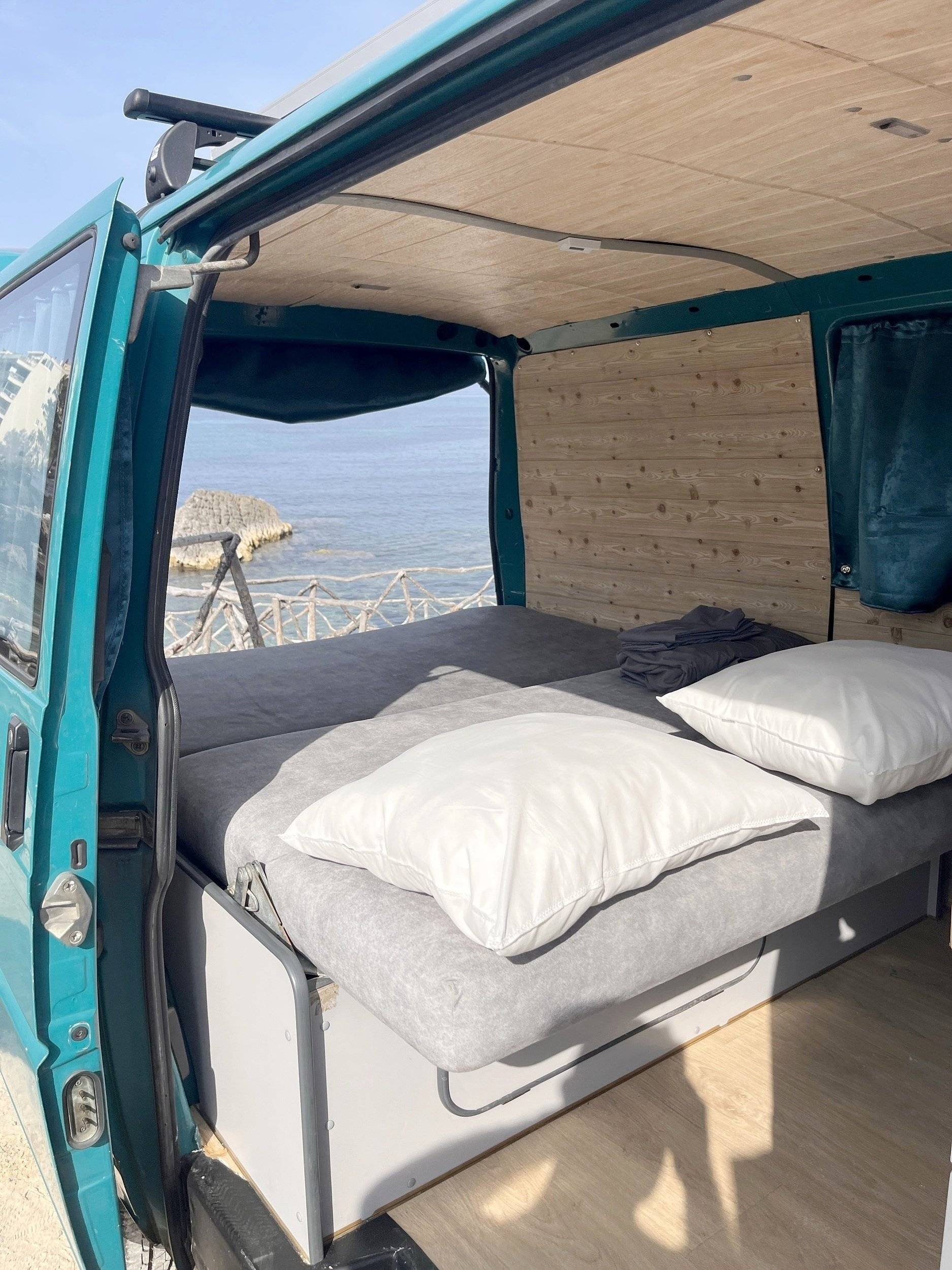 Volkswagen Transporter T4 2.4D