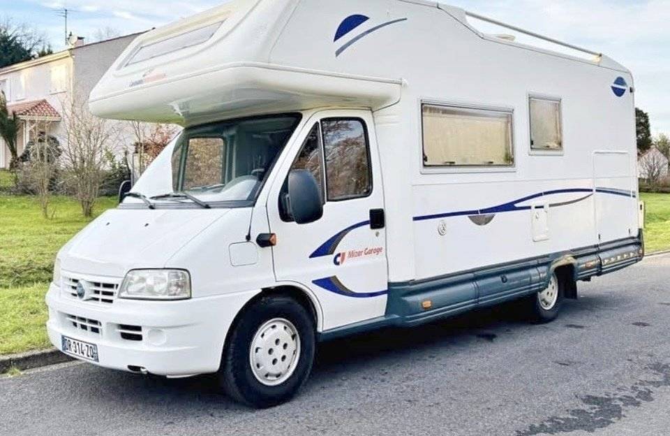 Front view from 3/4  - Yescapa