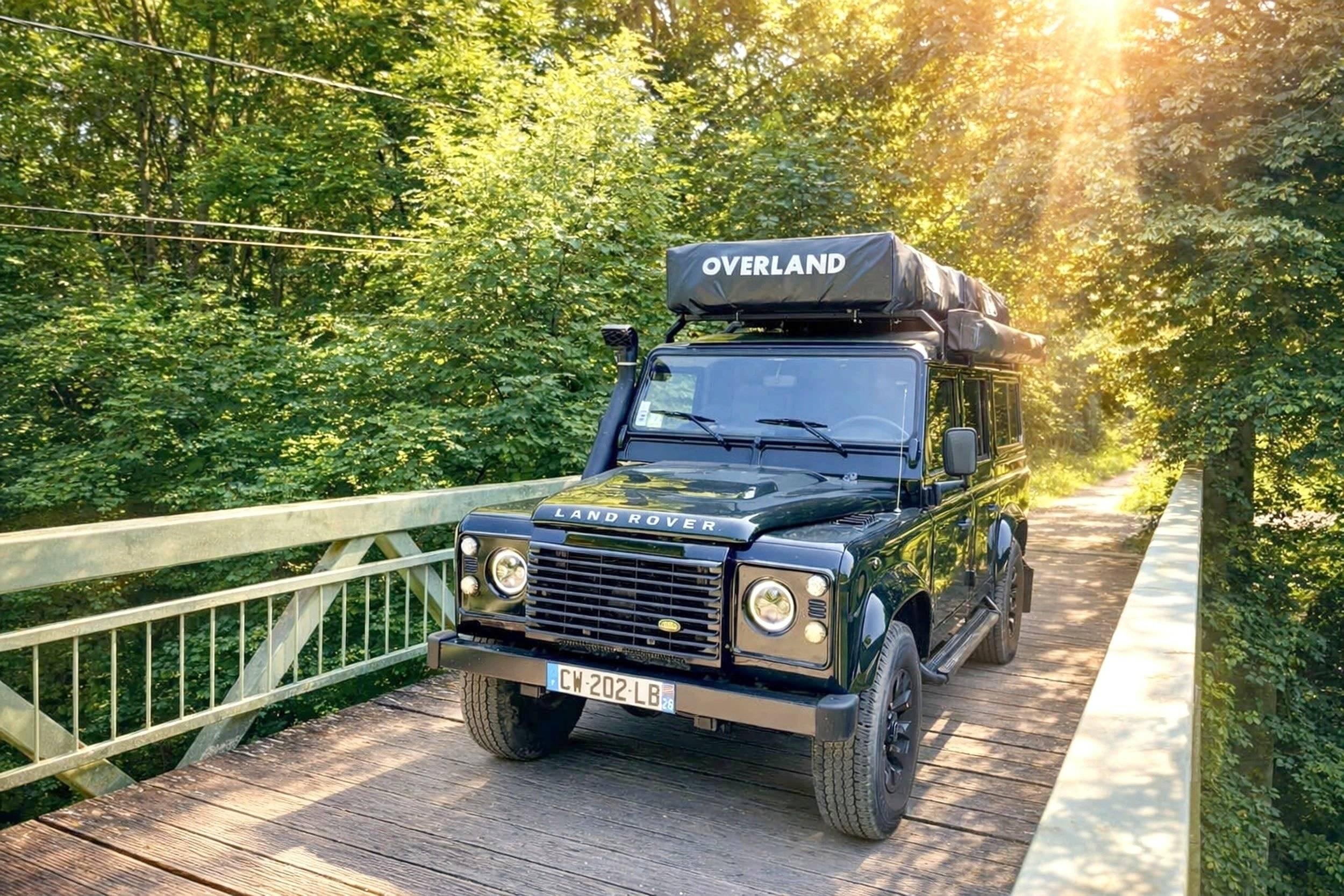 Voorkant 3/4 Land Rover - Yescapa