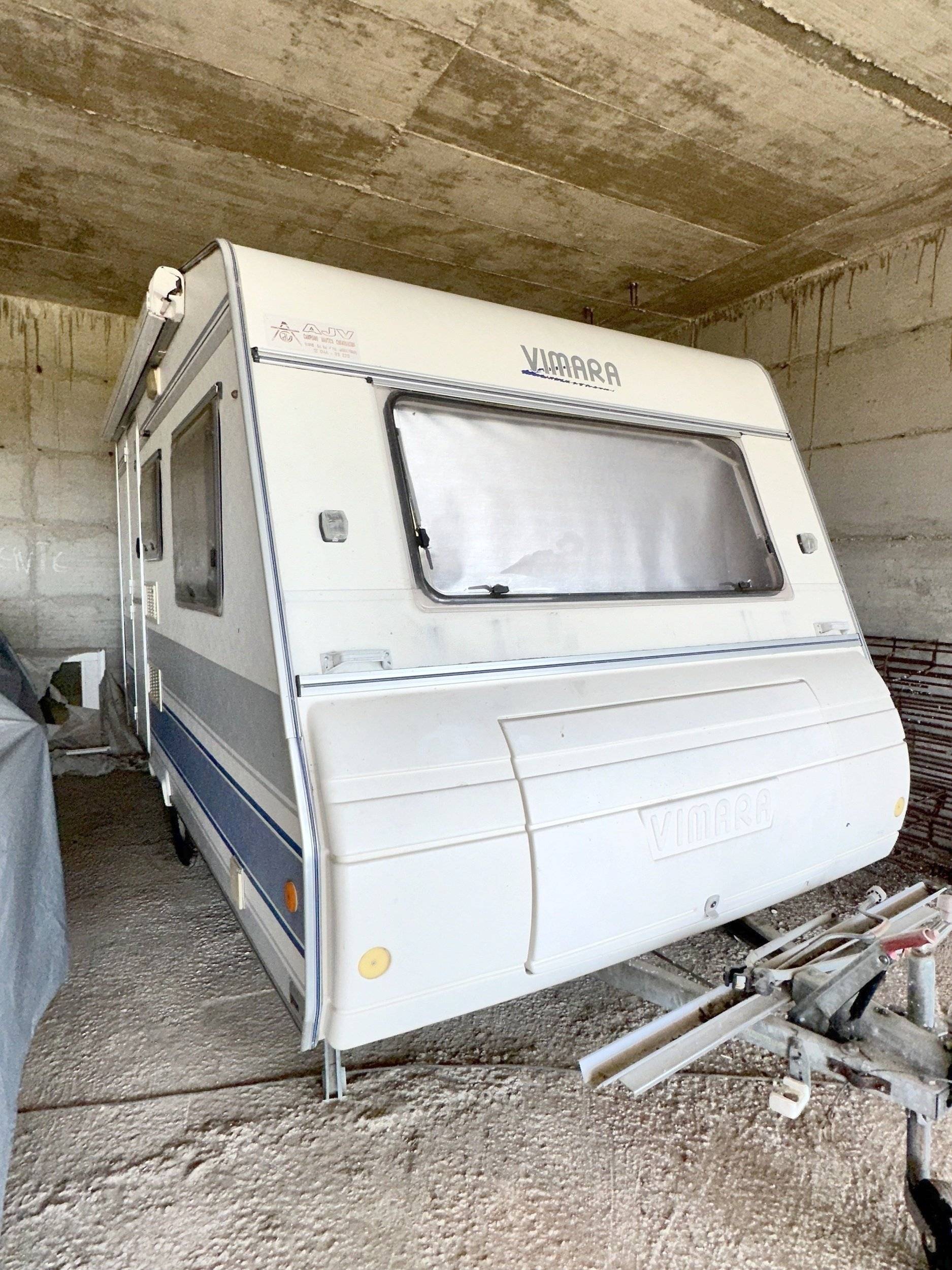 Ansicht von hinten Vimara - Yescapa