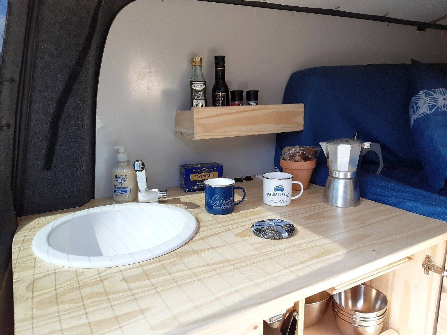Angolo cucina Volkswagen Transporter 2,0 l 102 ch - Yescapa