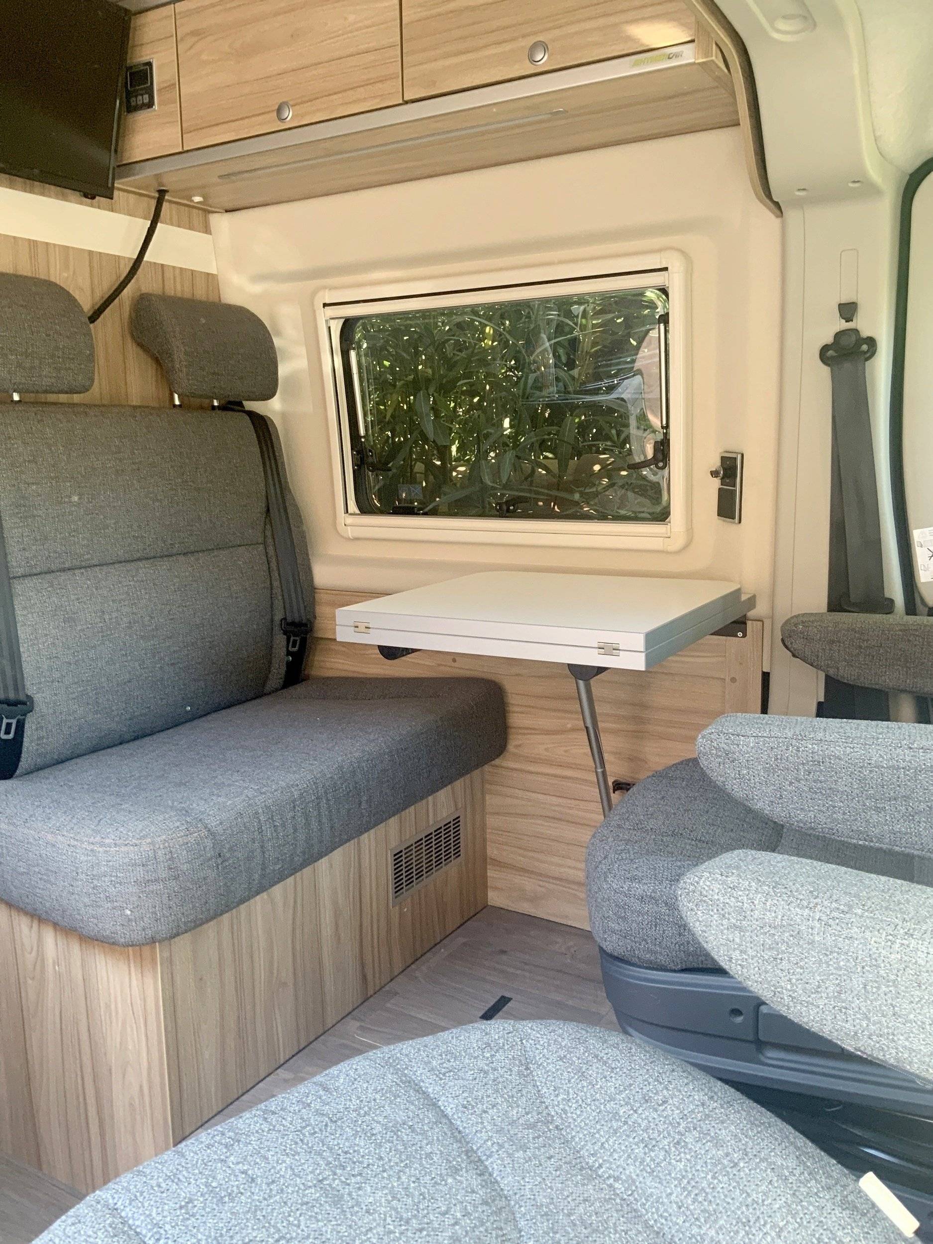 Dining Area Fiat Fiat ducato - Yescapa